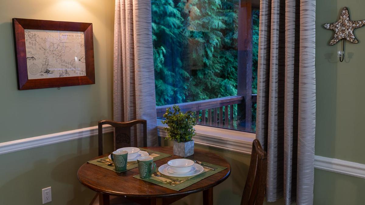 Wild Pacific Guest Suites