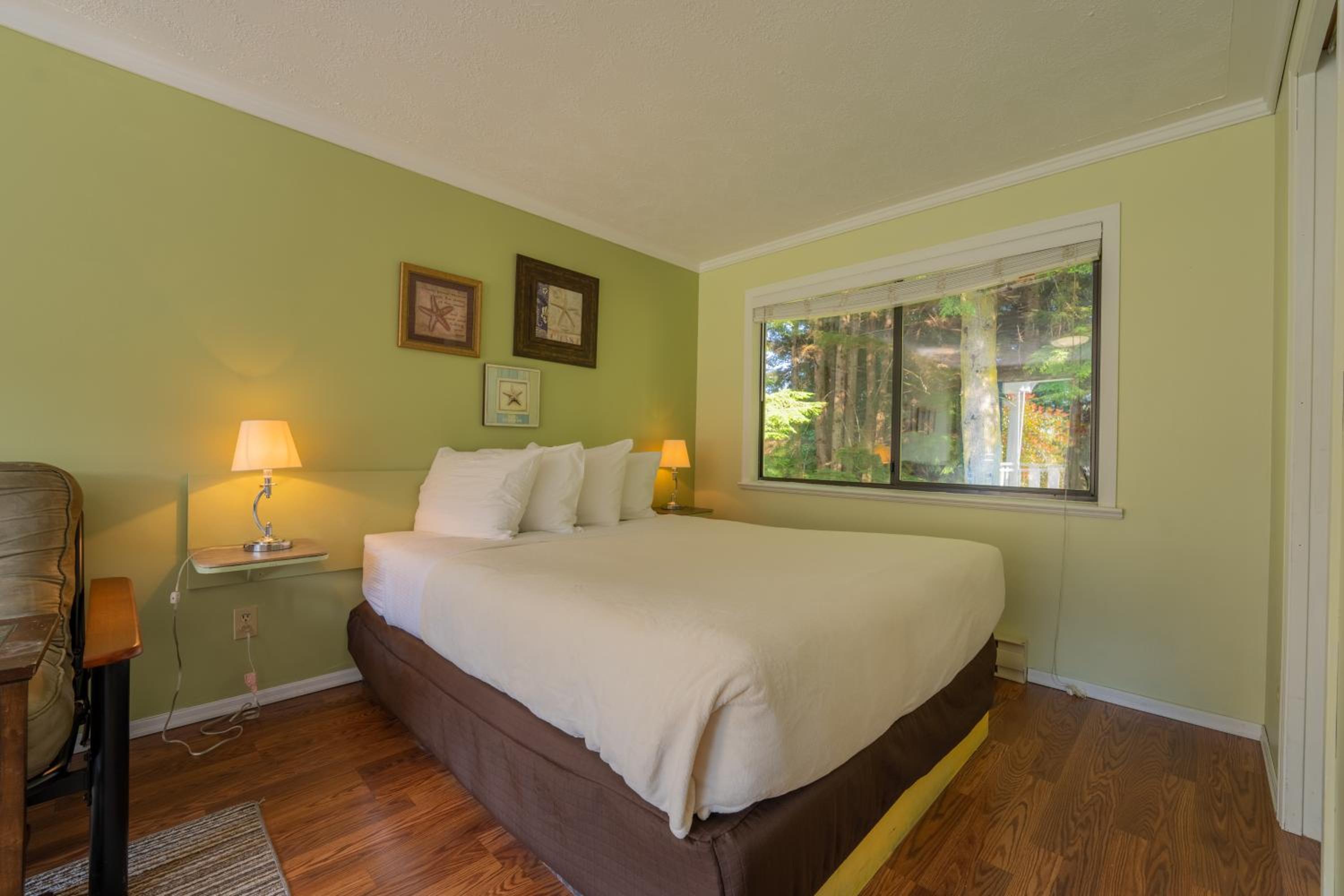 The Cabins at Alert Bay