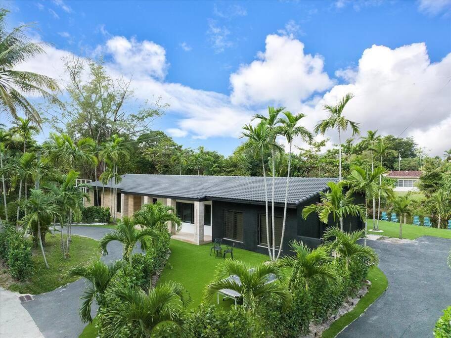 VillaKoBo Heated Pool Spa Bar Tennis Golf