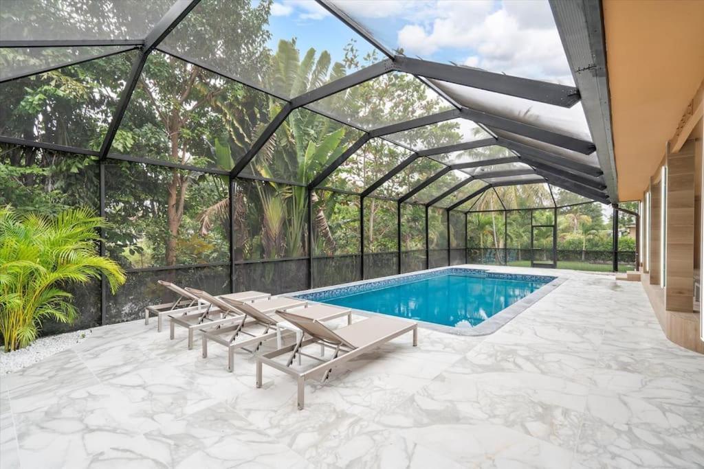 VillaKoBo Heated Pool Spa Bar Tennis Golf