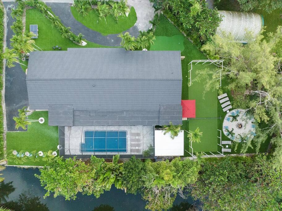 VillaKoBo Heated Pool Spa Bar Tennis Golf