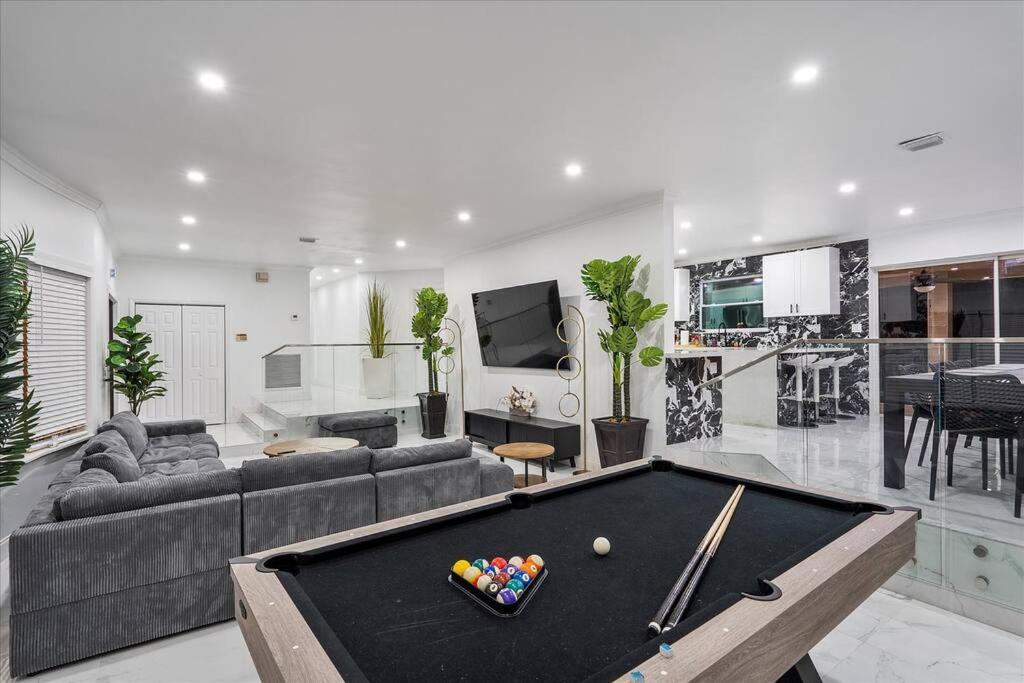 VillaKoBo Heated Pool Spa Bar Tennis Golf