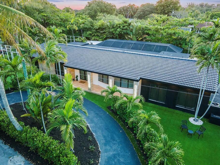 VillaKoBo Heated Pool Spa Bar Tennis Golf