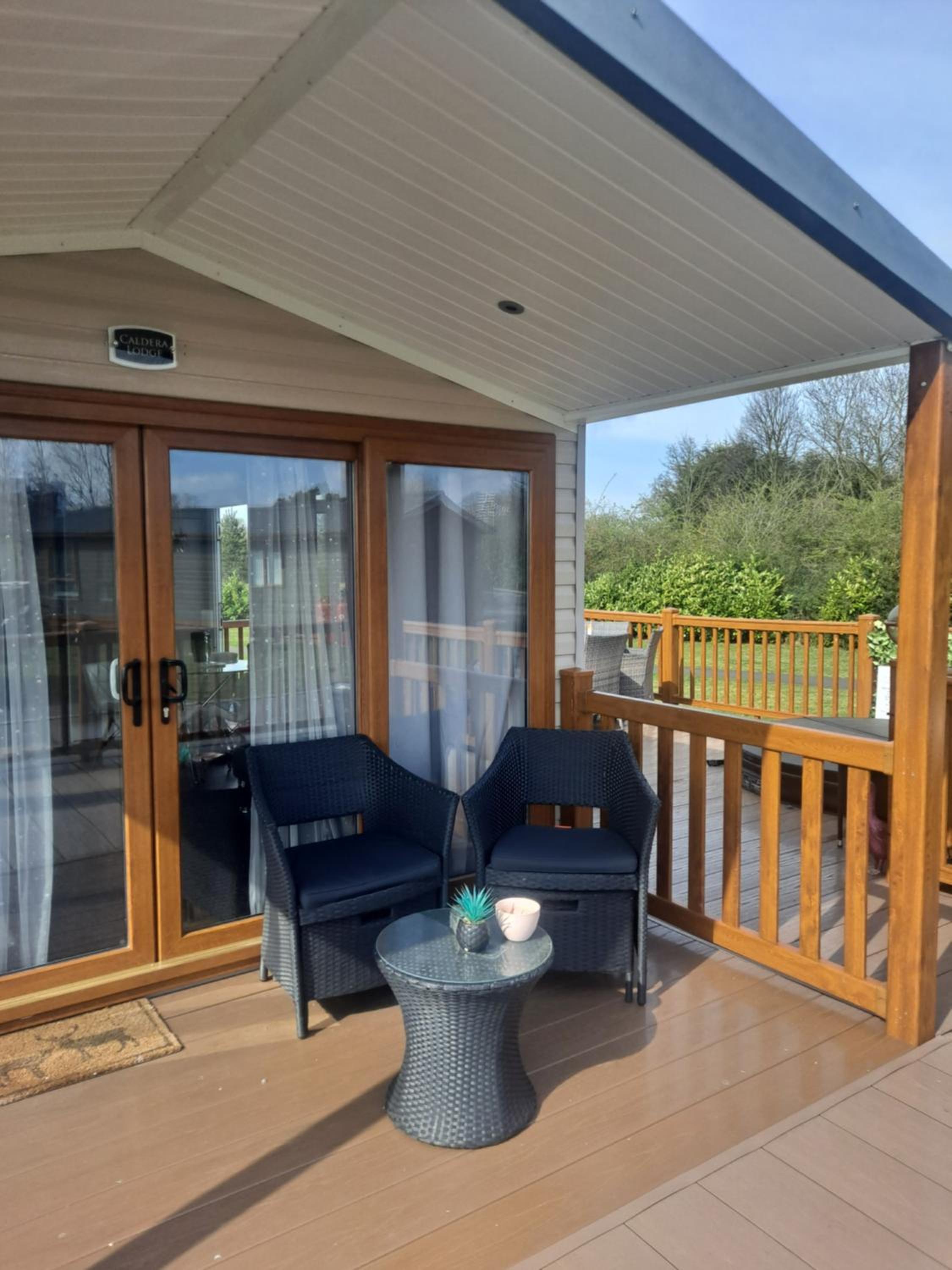 CALDERA LUXURY LODGE