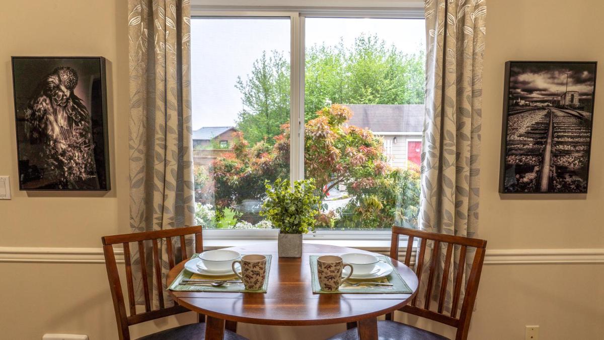 Wild Pacific Guest Suites-3