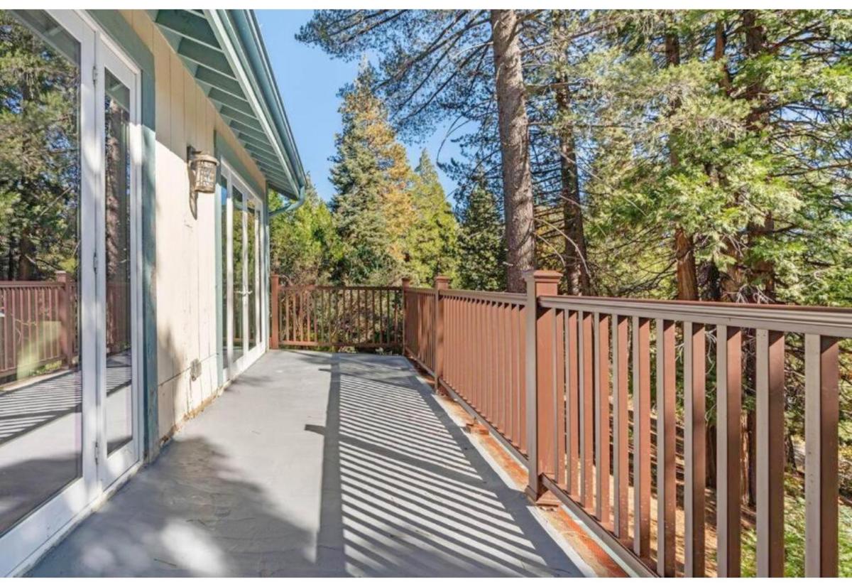 Mountain Cabin-3BD- Near Lake - Central Heating - Wi-Fi view 3