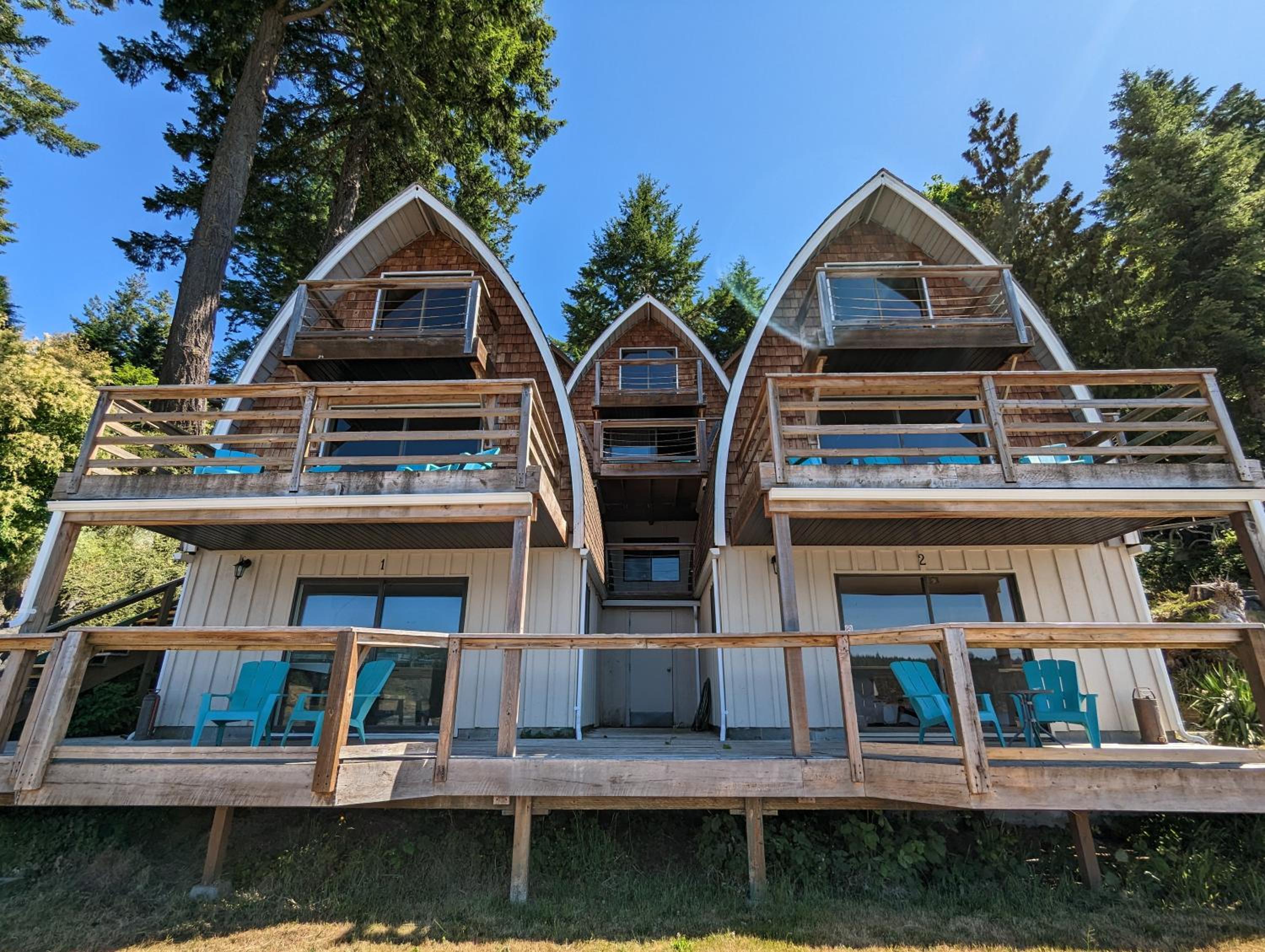 Jade Resort-Oceanfront Suites in Gowlland Harbour