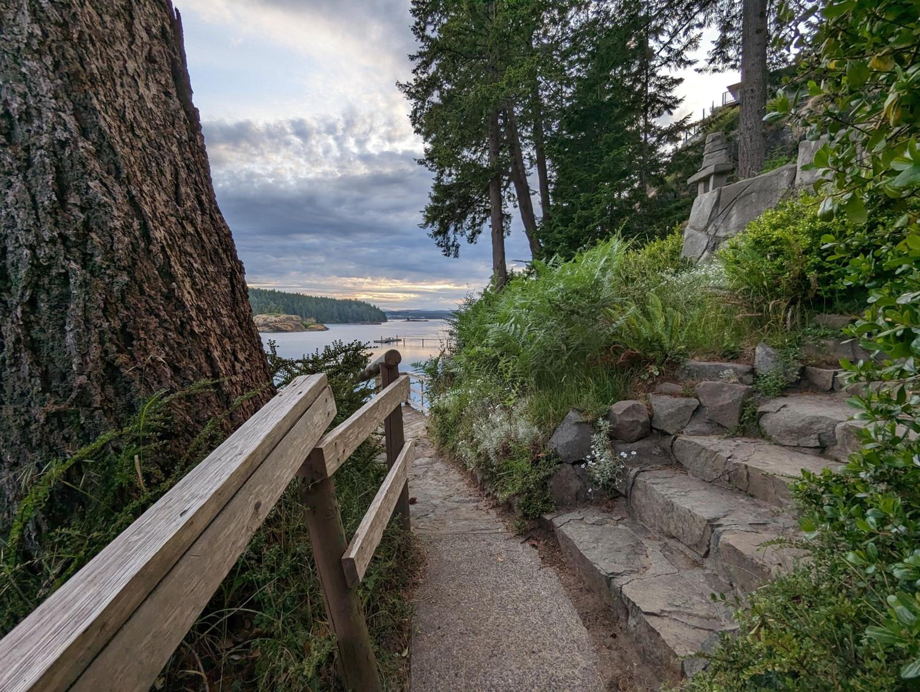 Jade Resort-Oceanfront Suites in Gowlland Harbour