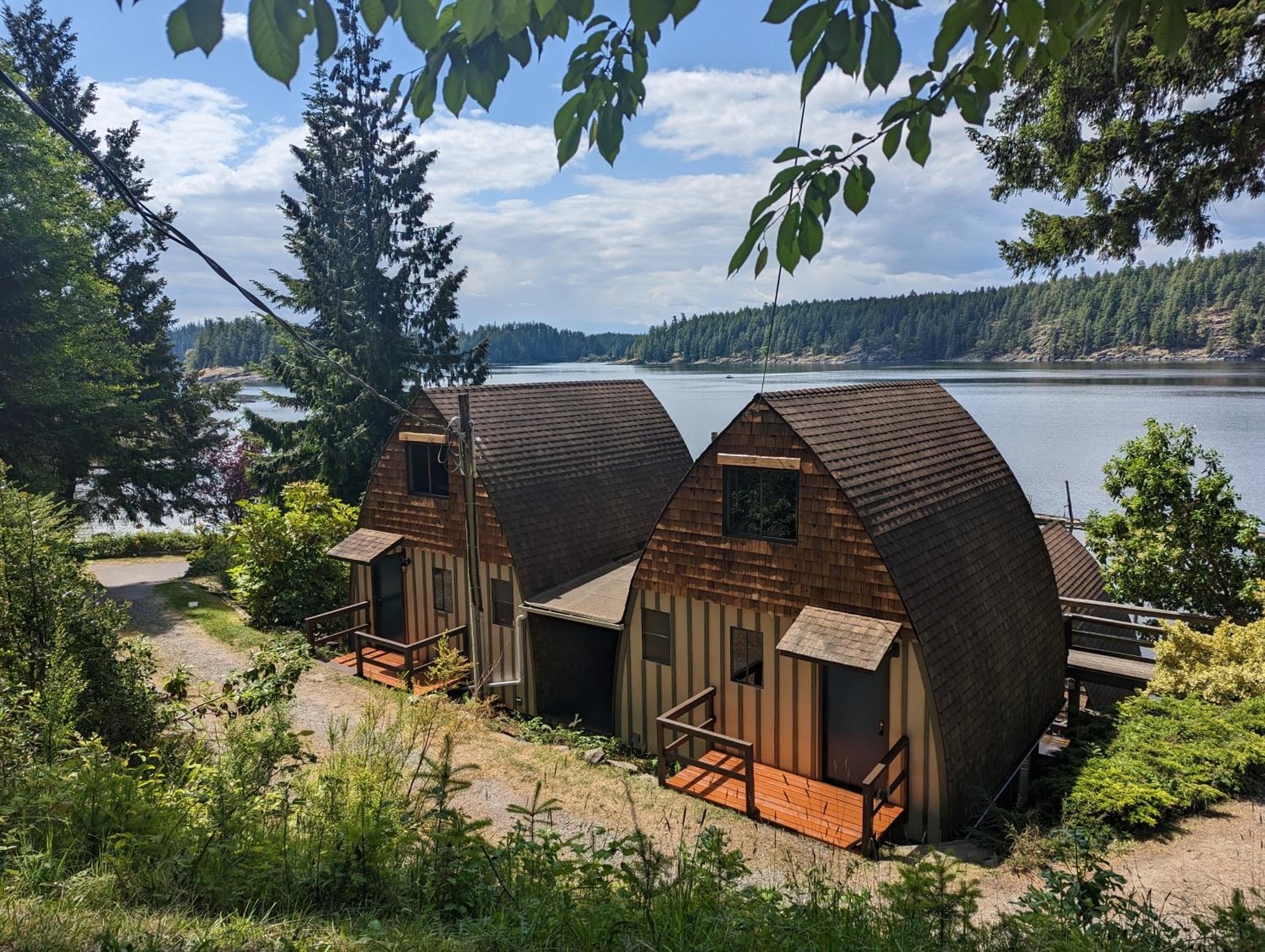 Jade Resort-Oceanfront Suites in Gowlland Harbour