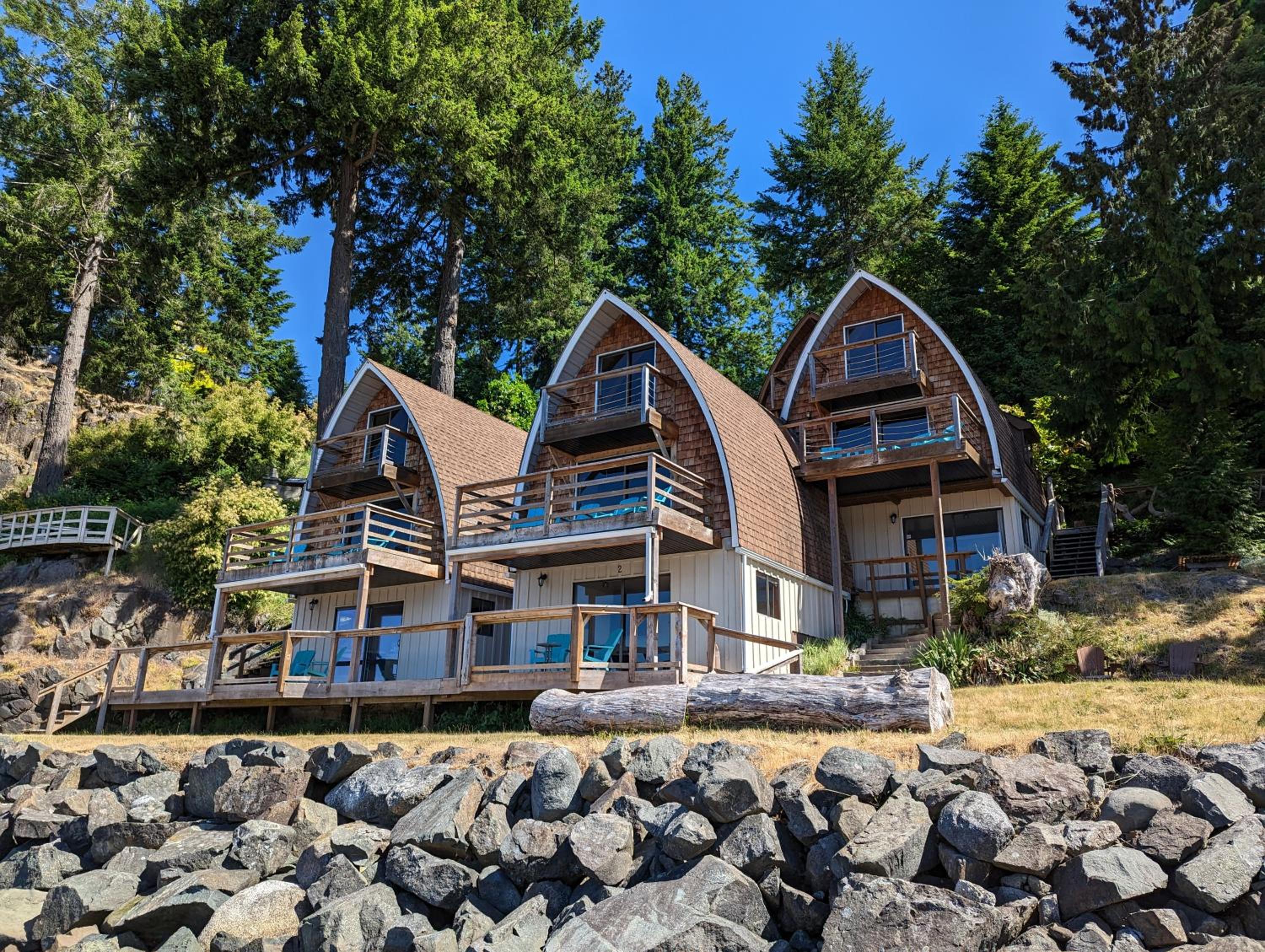 Jade Resort-Oceanfront Suites in Gowlland Harbour
