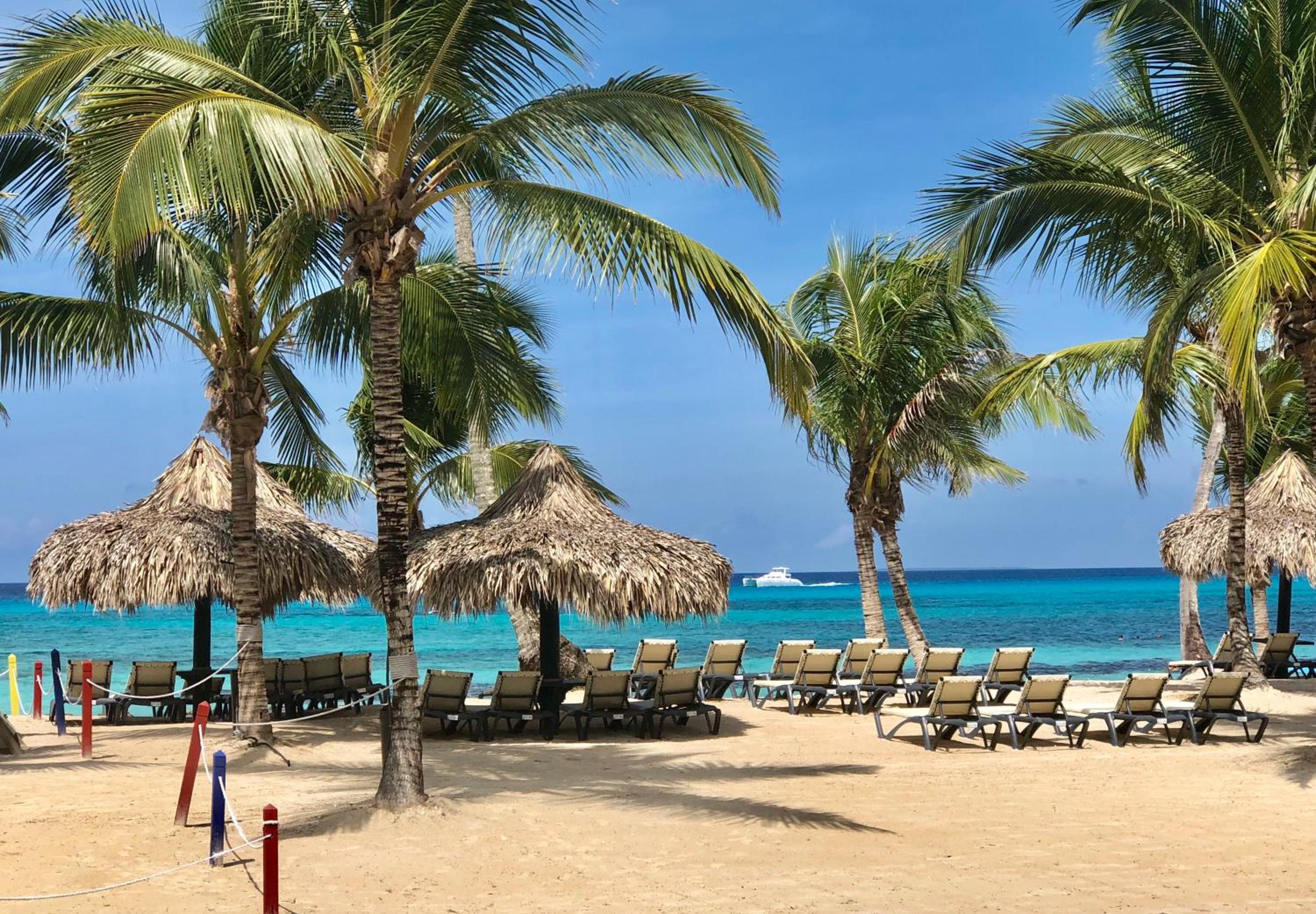 3 BR Beachfront Apt @CadaquesCaribe Bayahibe Dominicus