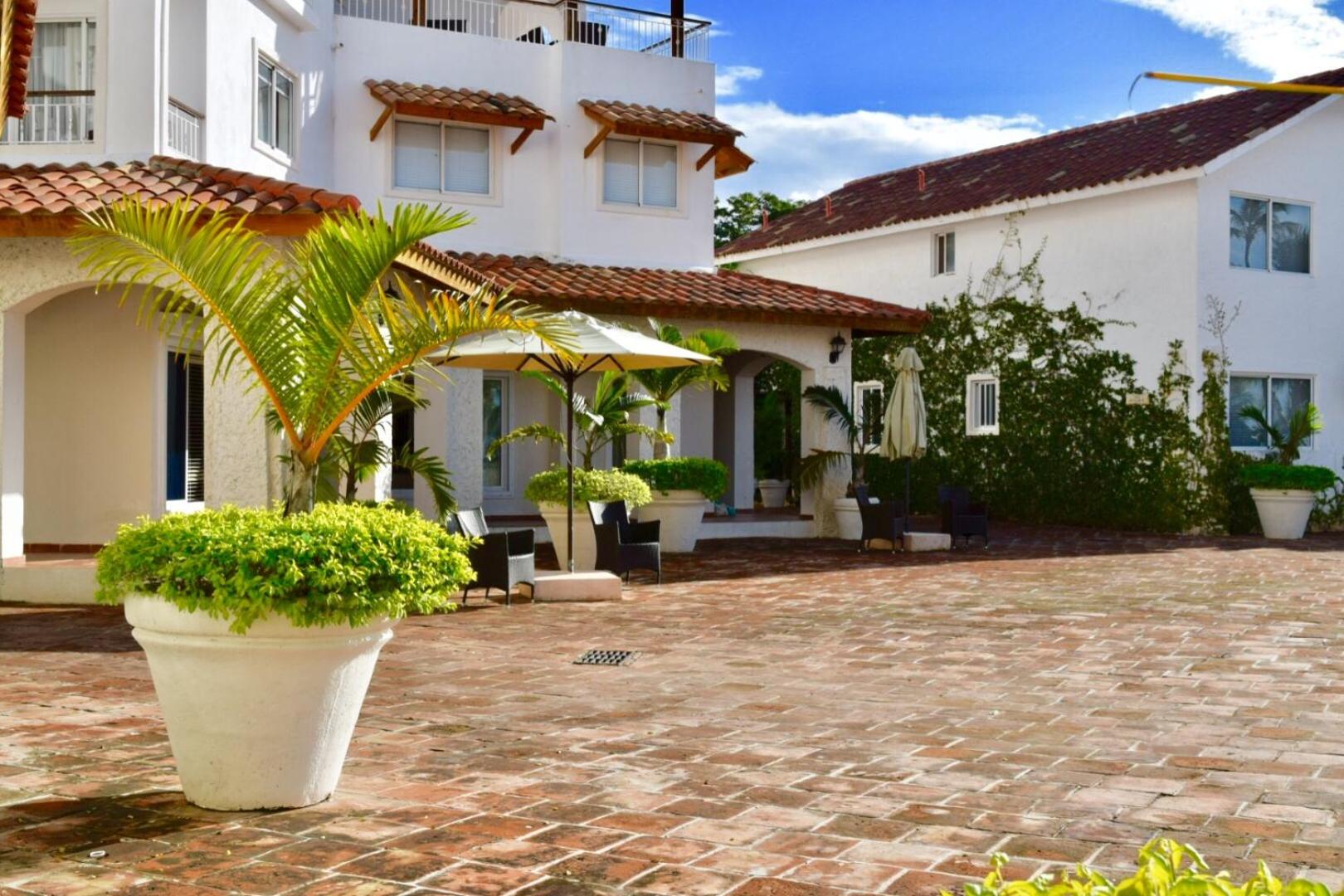 3 BR Beachfront Apt @CadaquesCaribe Bayahibe Dominicus