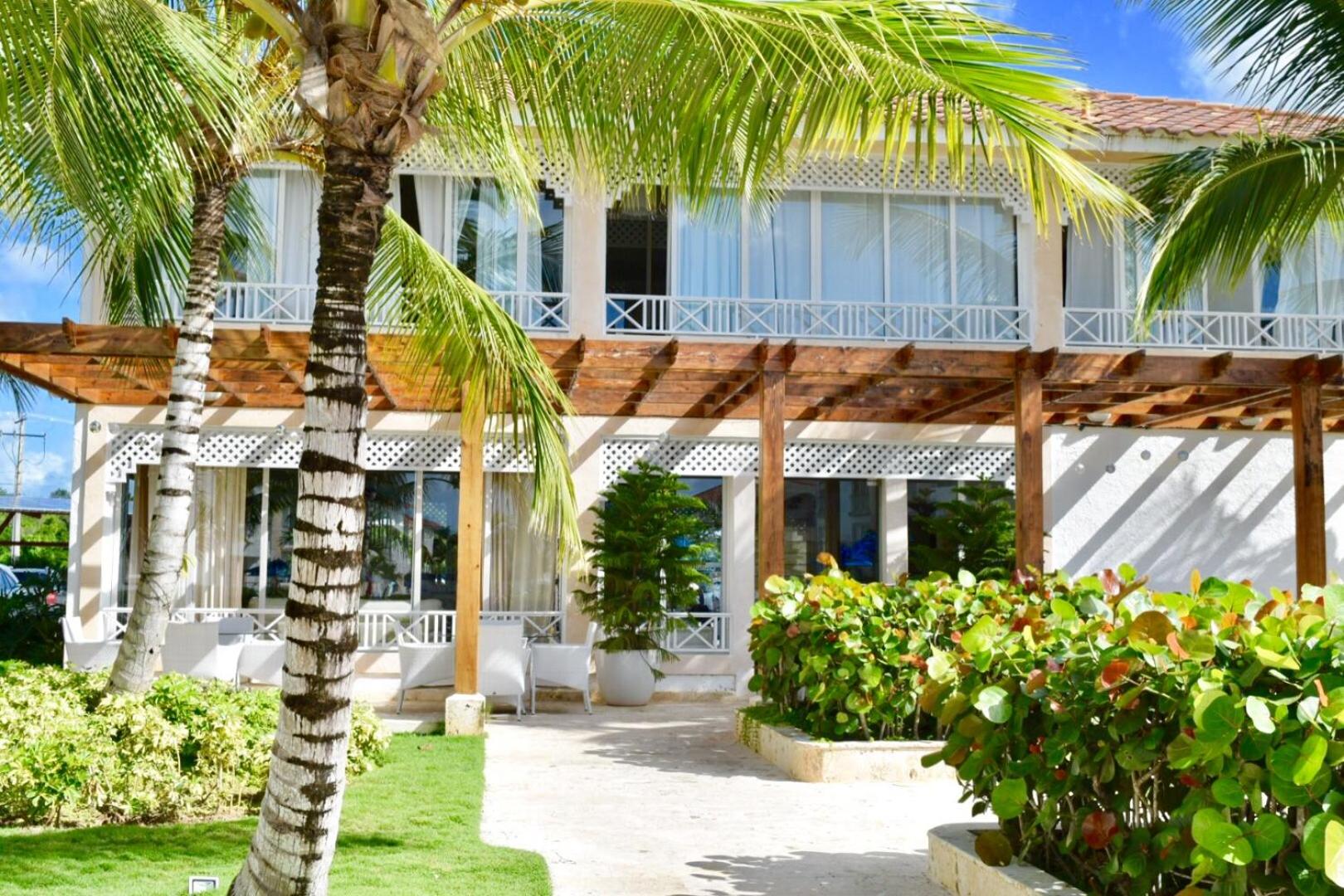 3 BR Beachfront Apt @CadaquesCaribe Bayahibe Dominicus