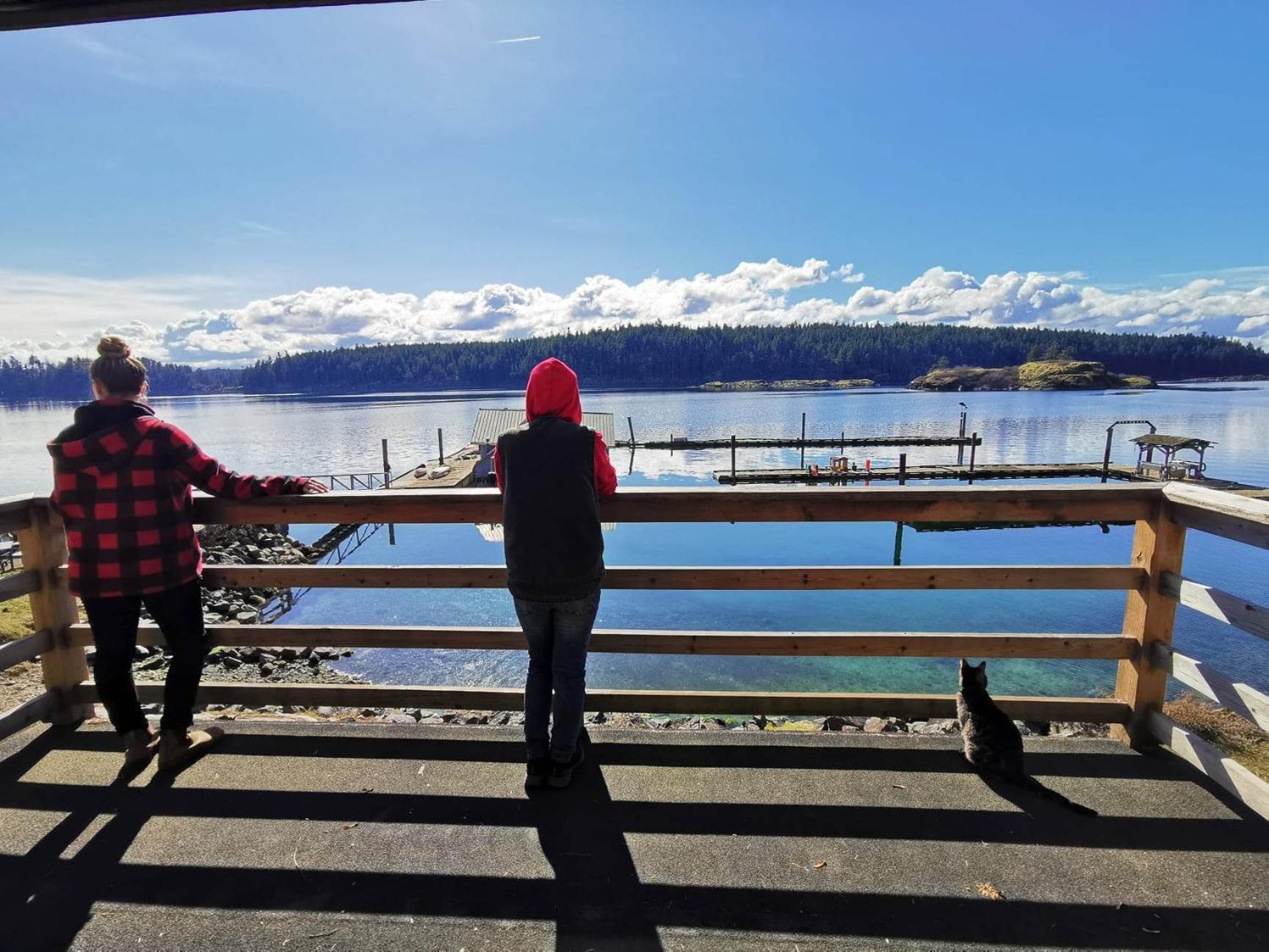 Jade Resort-Oceanfront Suites in Gowlland Harbour