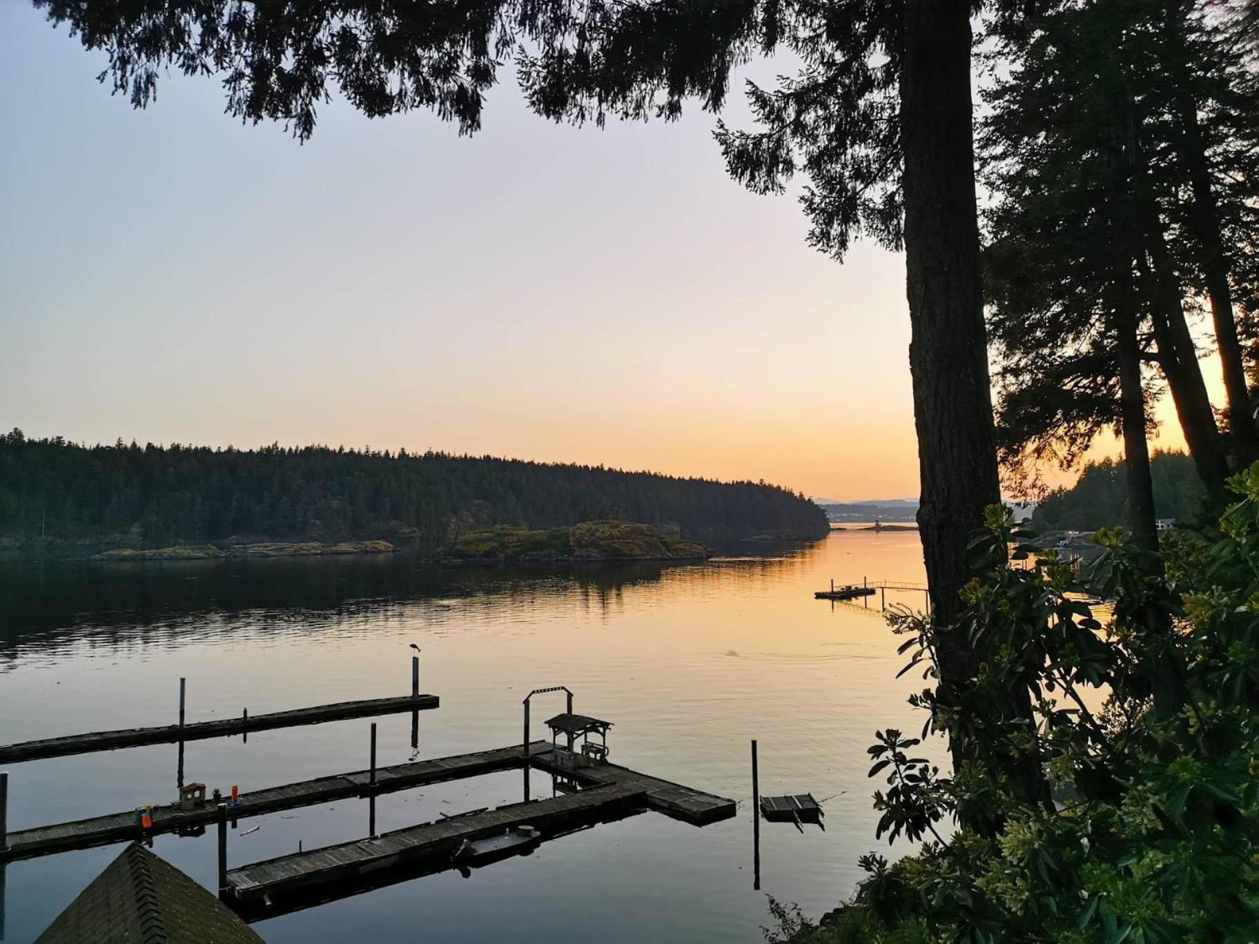 Jade Resort-Oceanfront Suites in Gowlland Harbour