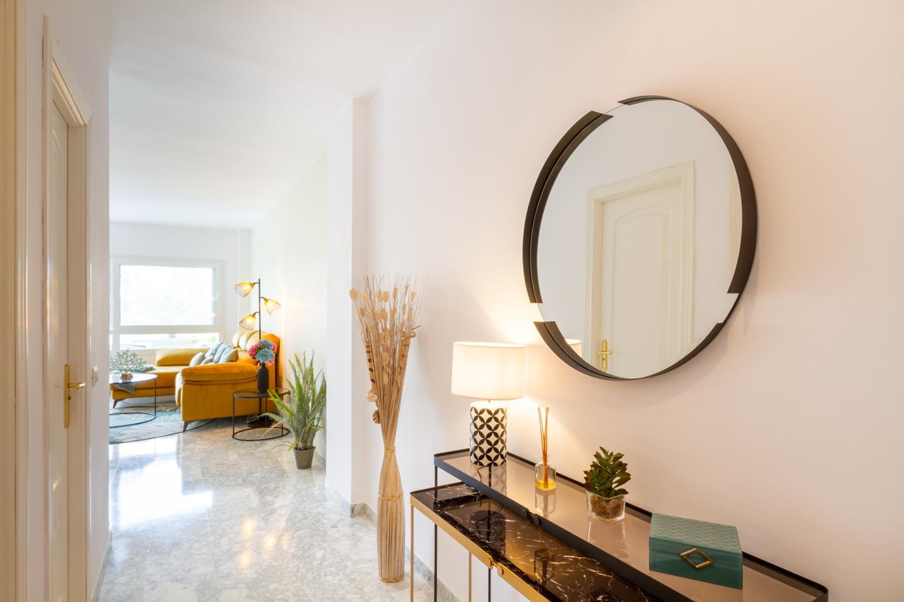 MARBELLA BANUS SUITES - Banús Playa Rocío - 2BR - 2BA - Direct Beach & Sea Access Complex - Outdoor Terrace - Pool - 3 Min Walk to Puerto Banús & Corte Ing view 4