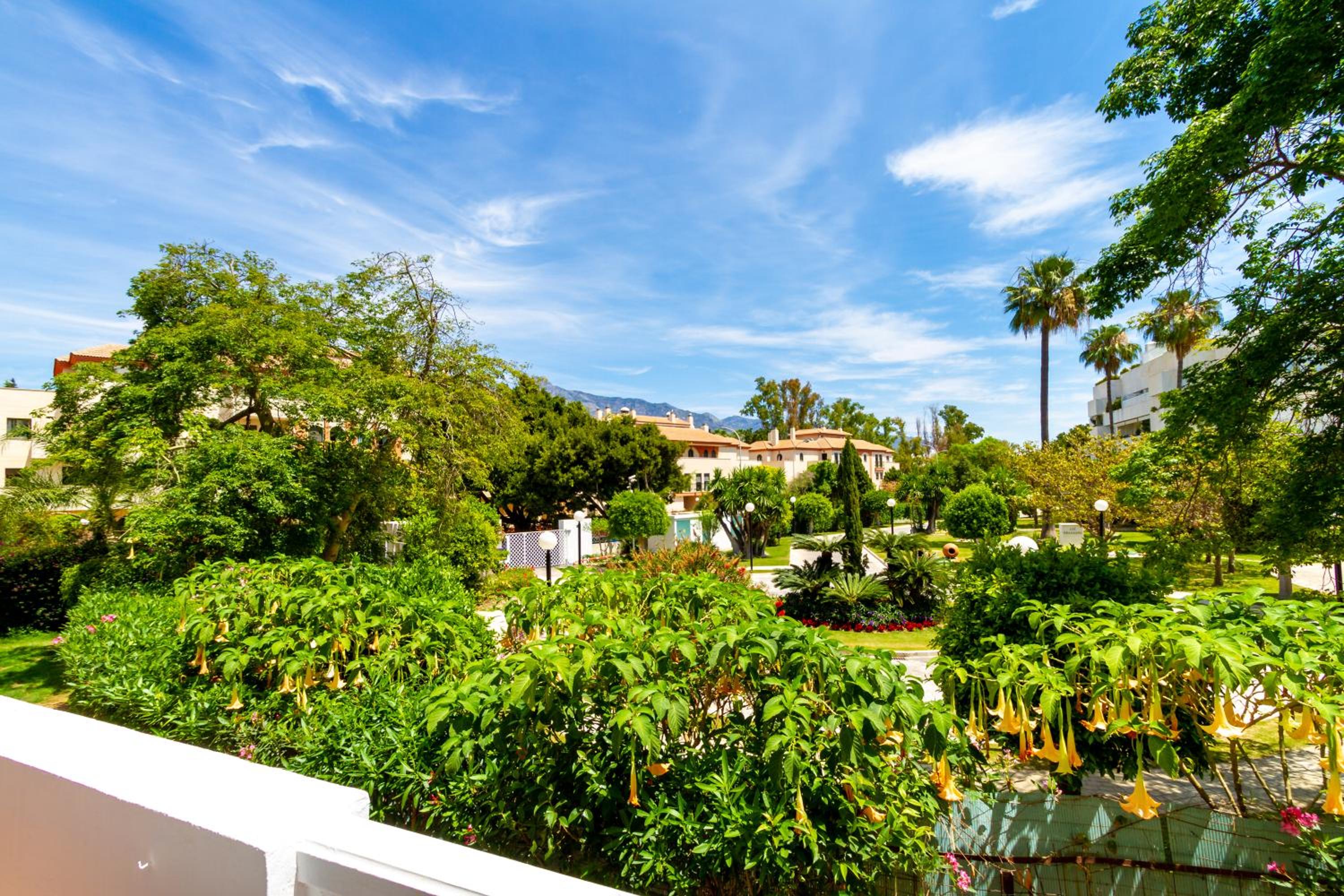 MARBELLA BANUS SUITES - Banús Playa Rocío - 2BR - 2BA - Direct Beach & Sea Access Complex - Outdoor Terrace - Pool - 3 Min Walk to Puerto Banús & Corte Ing view 2