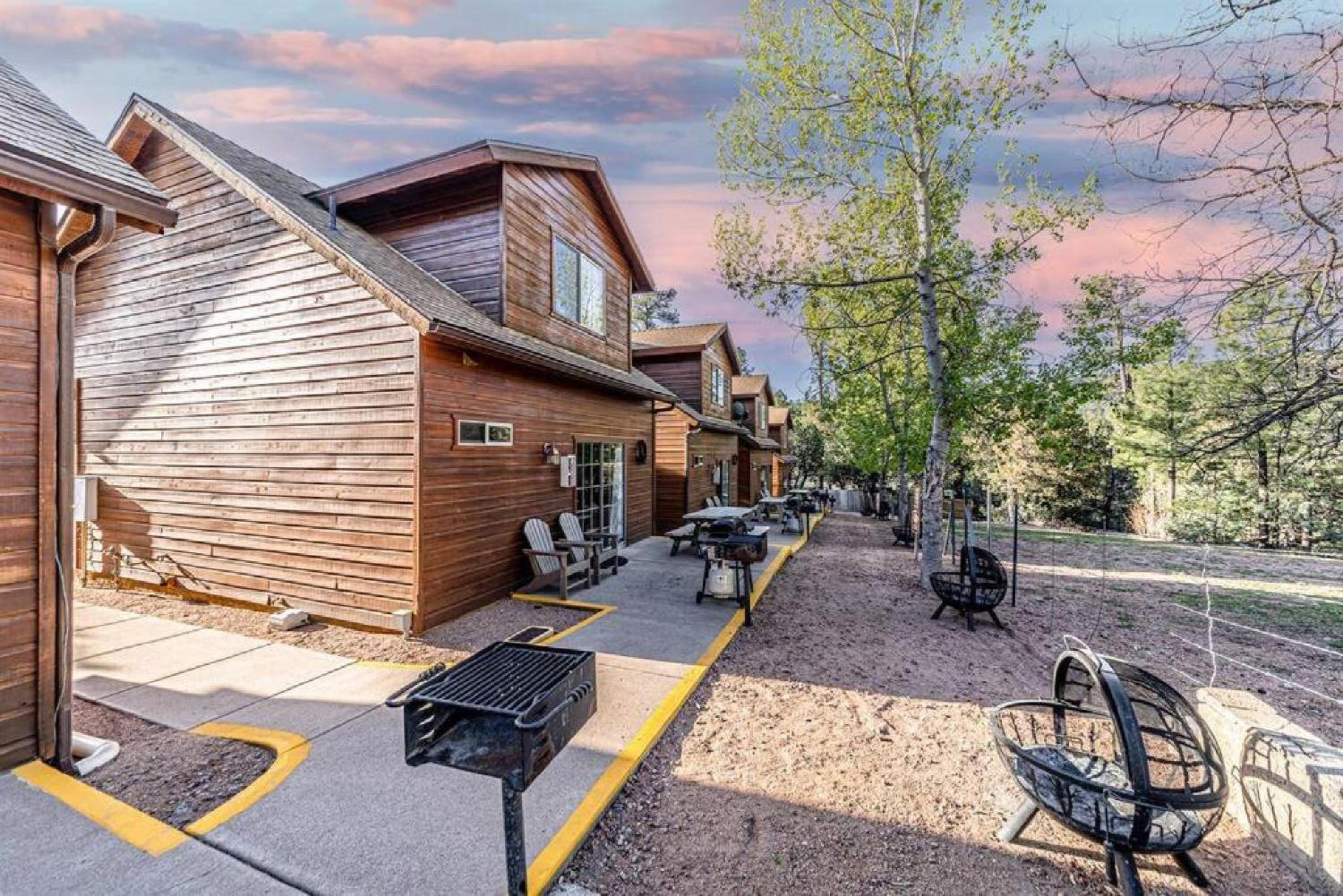 Cabin#2 Elk Hallow - Pet Friendly - Sleeps 6 - Playground & Game Room view 4