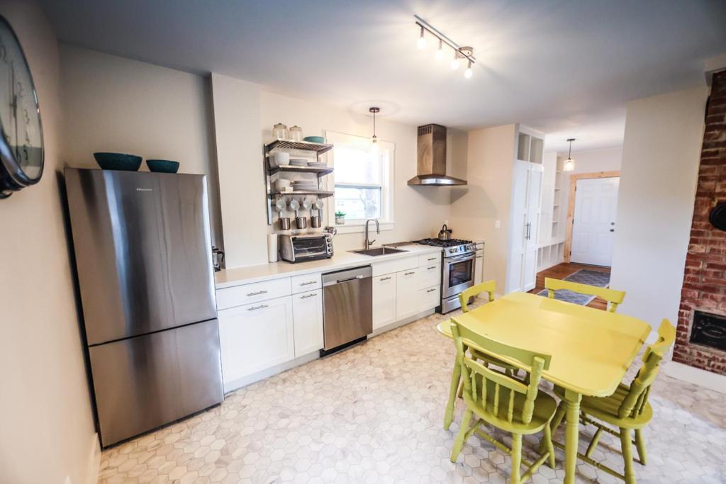 The Kitch'inn - Boutique Inn and Wine Bar
