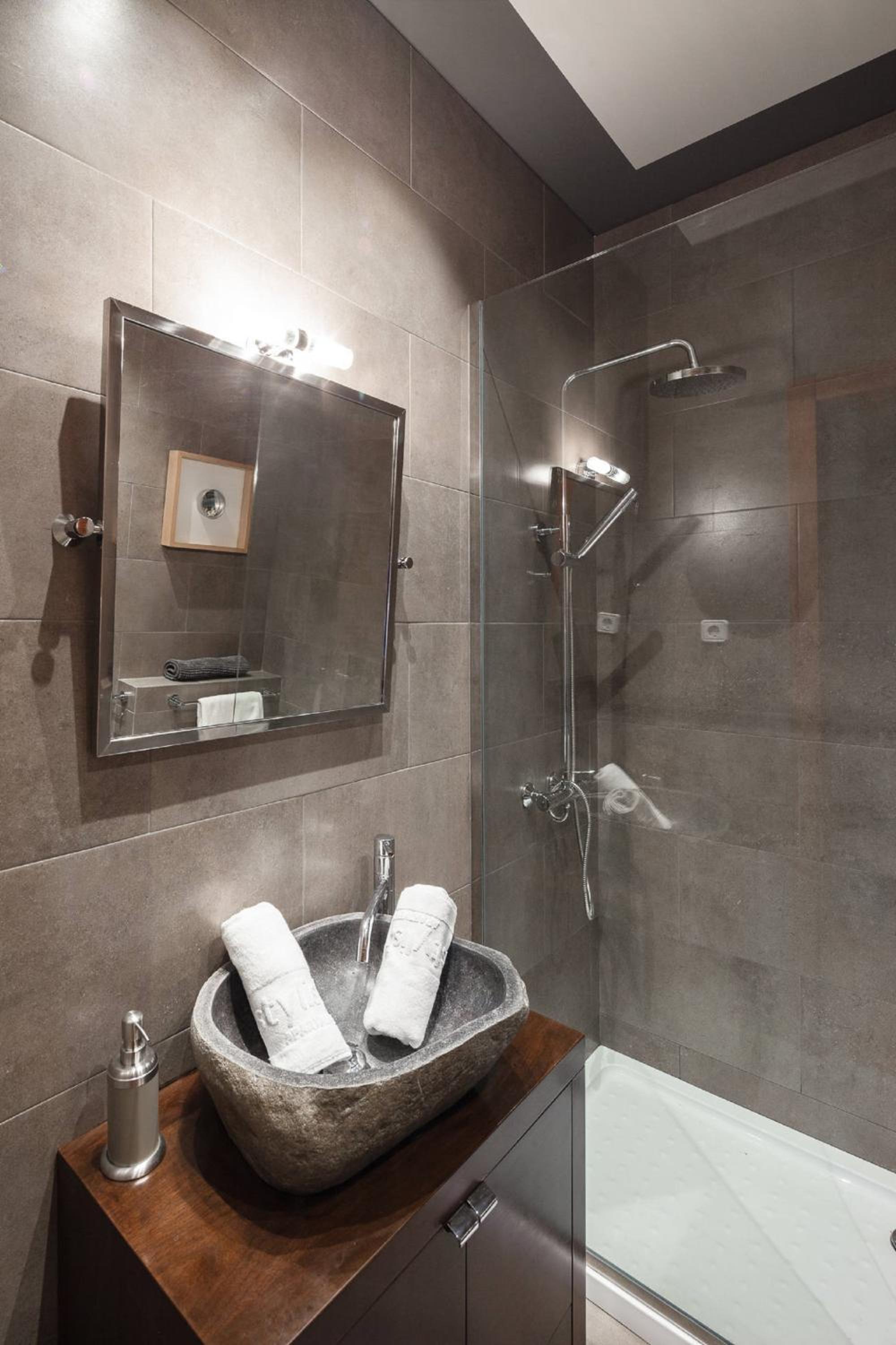 You Stylish City Center Apartments