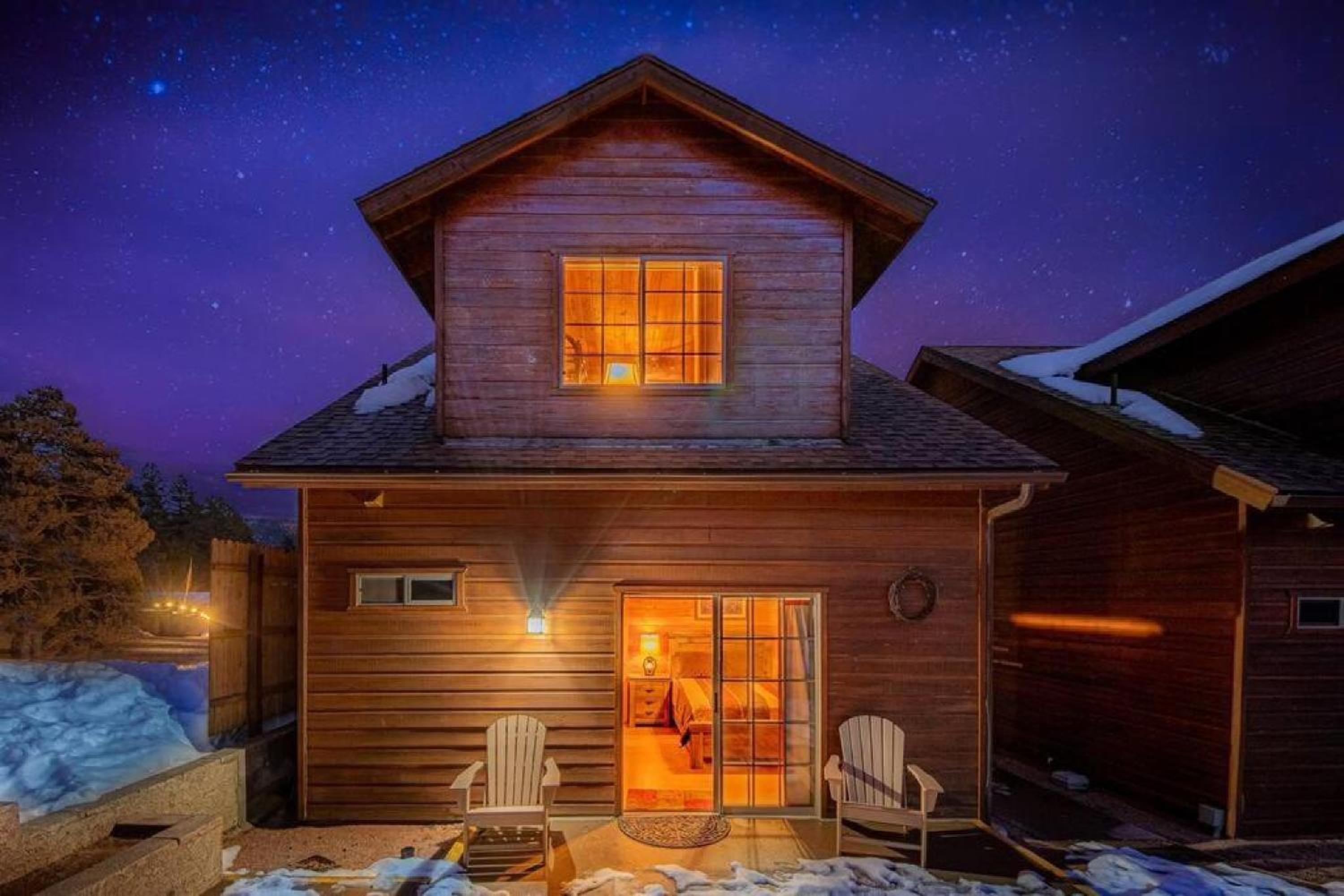 Payson Vacations - Cabin 3 Rainbow Trout - Pet Friendly- Sleeps 6 - Playground  Game Room - Property Image 2
