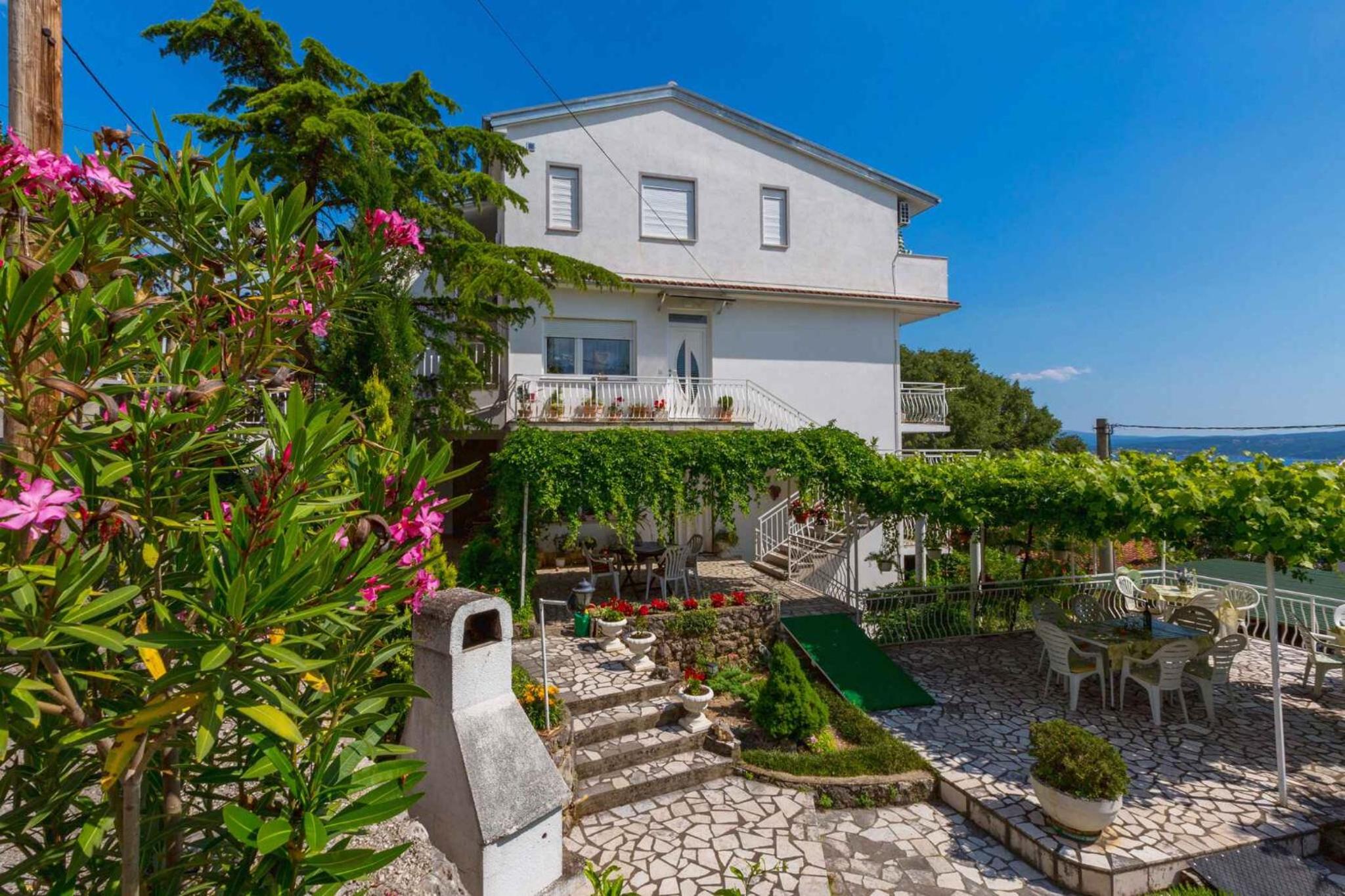 Apartments in Crikvenica 14100