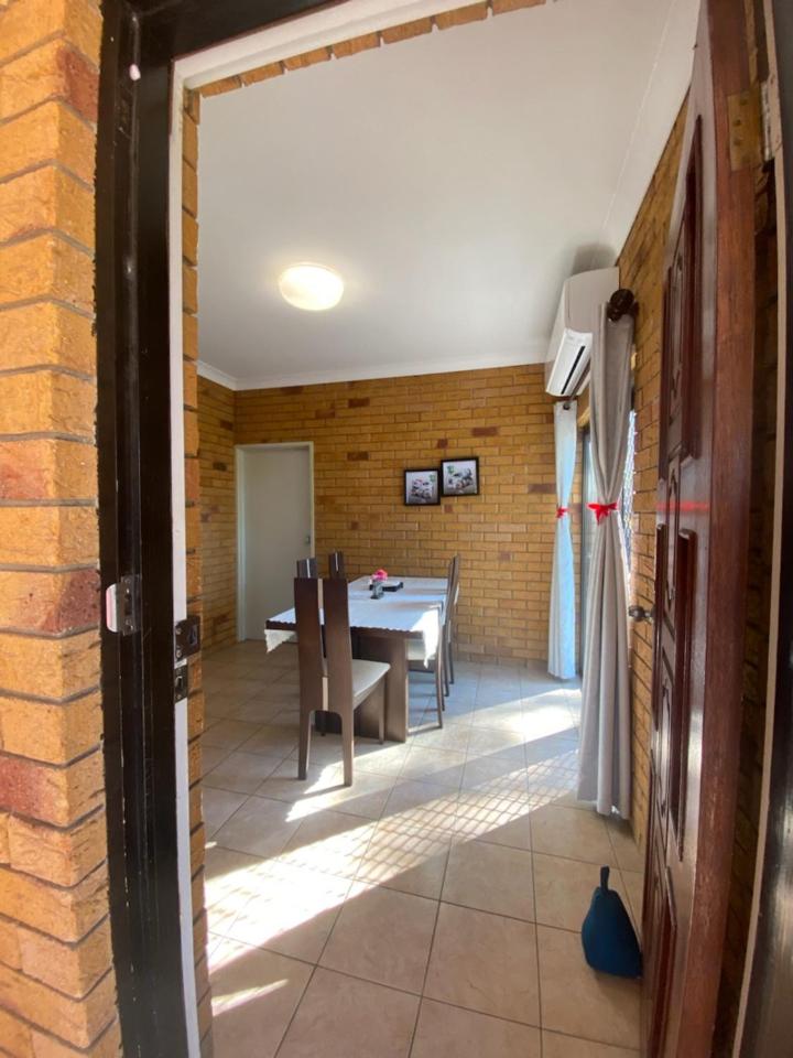 Cosy holiday entire unit 1