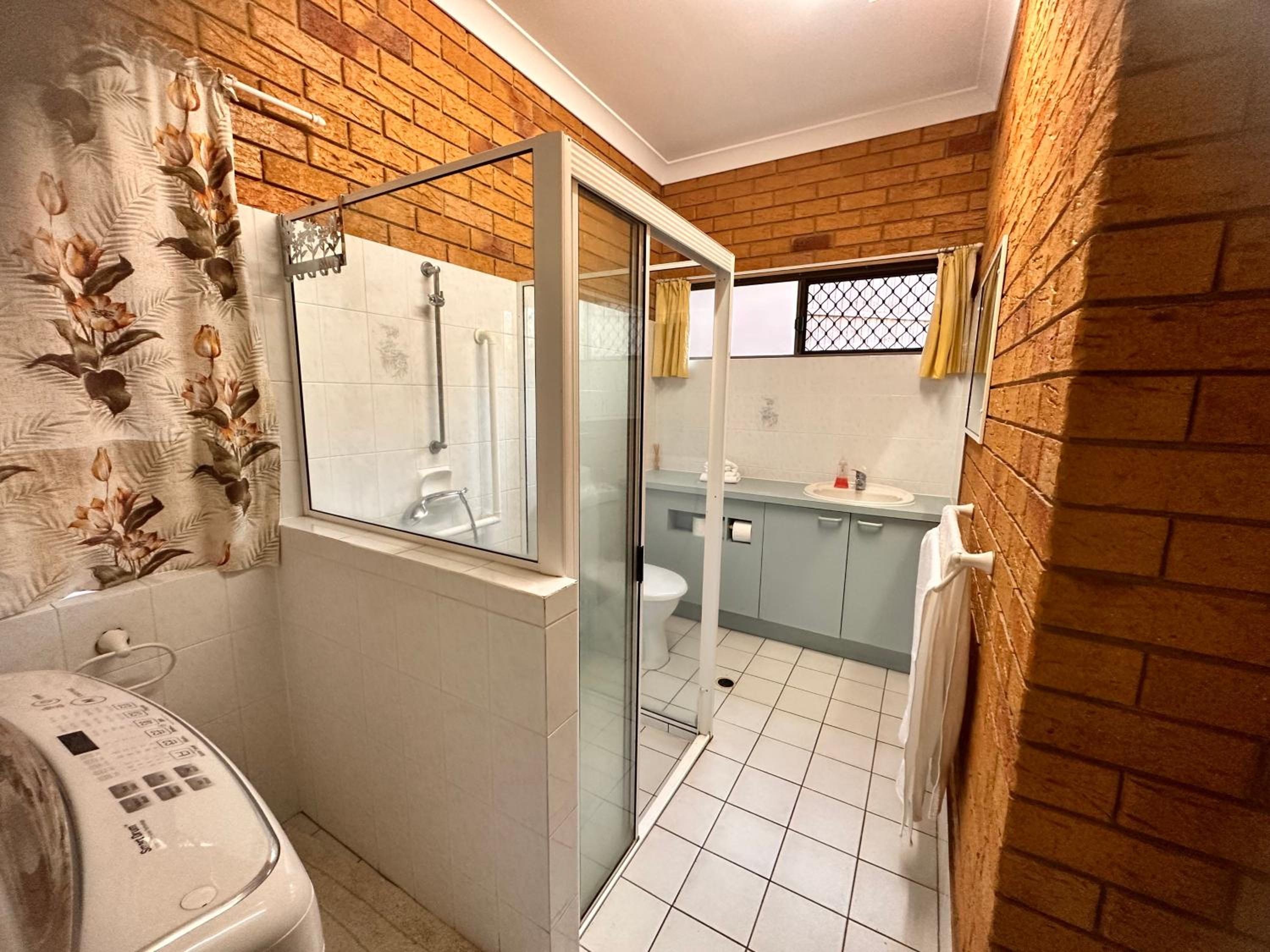 Cosy holiday entire unit 1