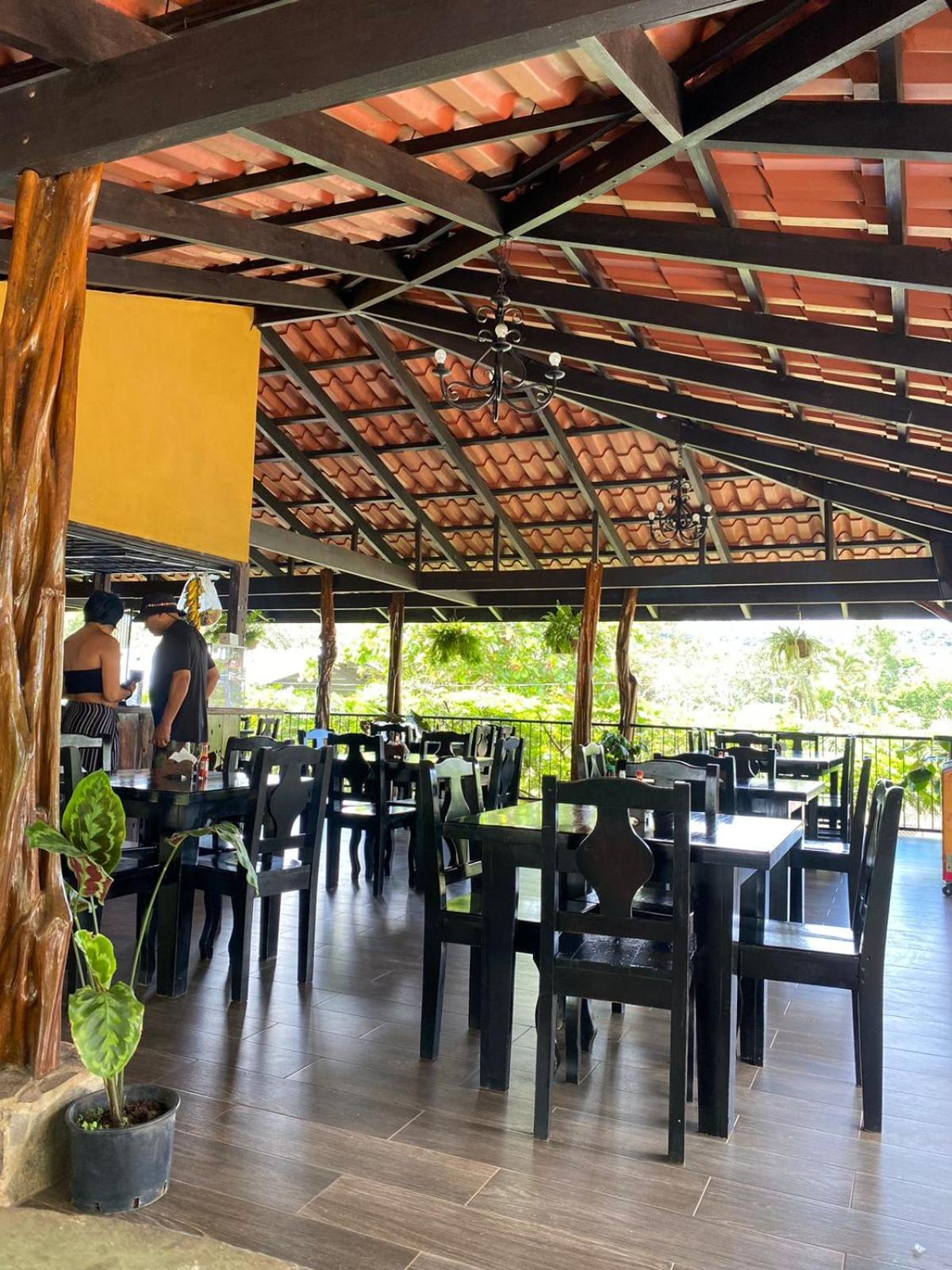 Restaurante y cabinas Sudy