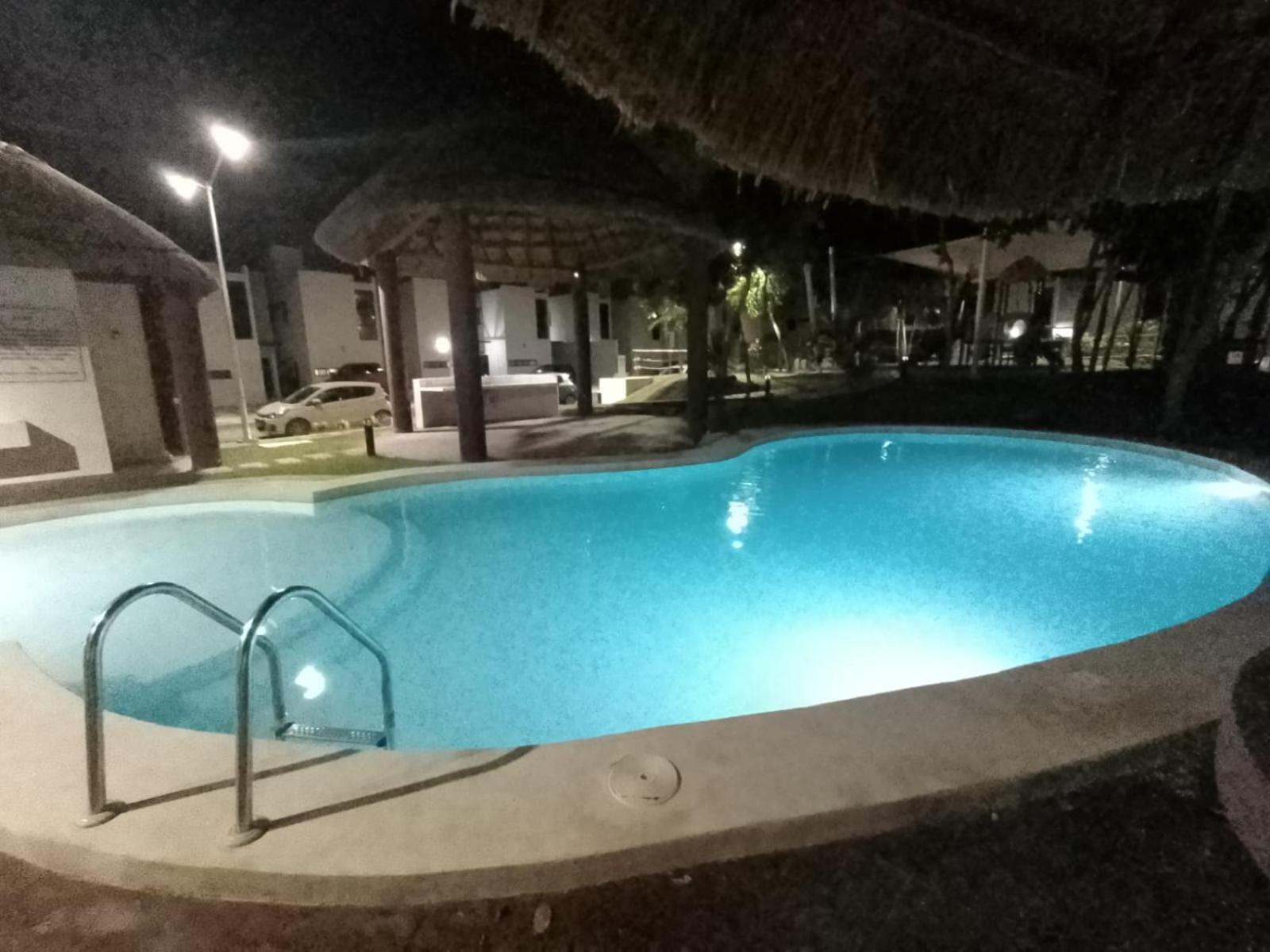 Casa en privada con alberca, Excelente para vacaciones y descanso view 4
