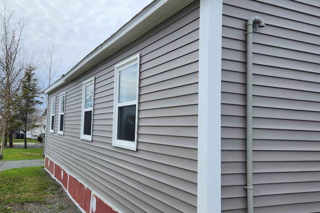 Family Ties Vacation Home - Rossy House