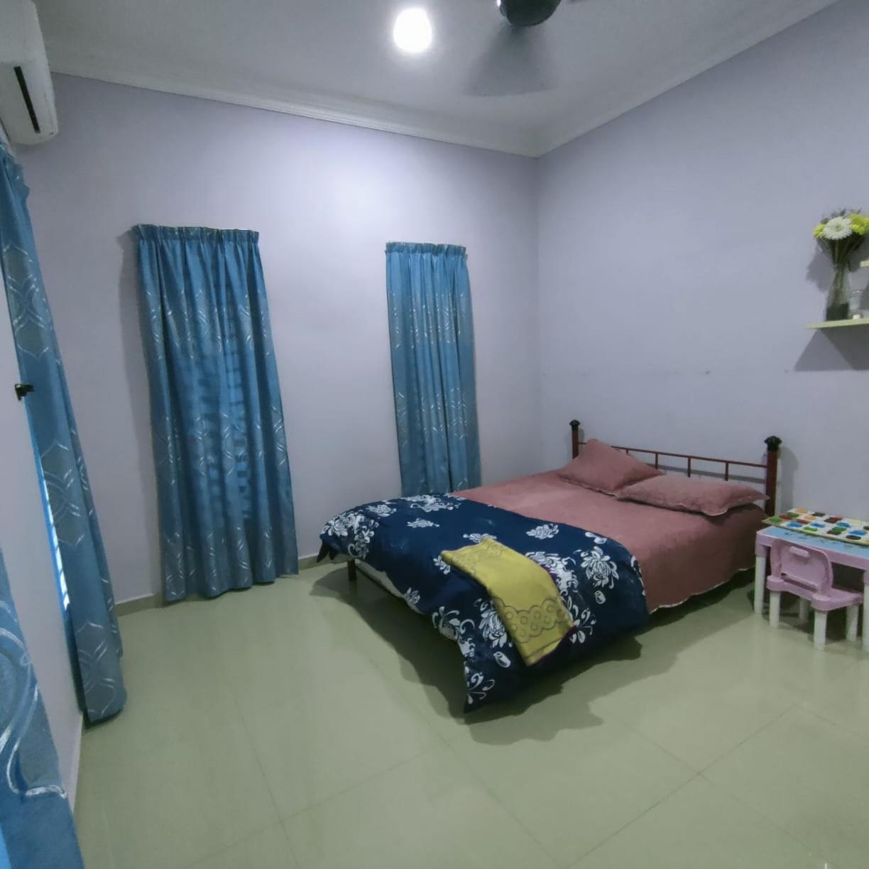 Awanan Biru Homestay