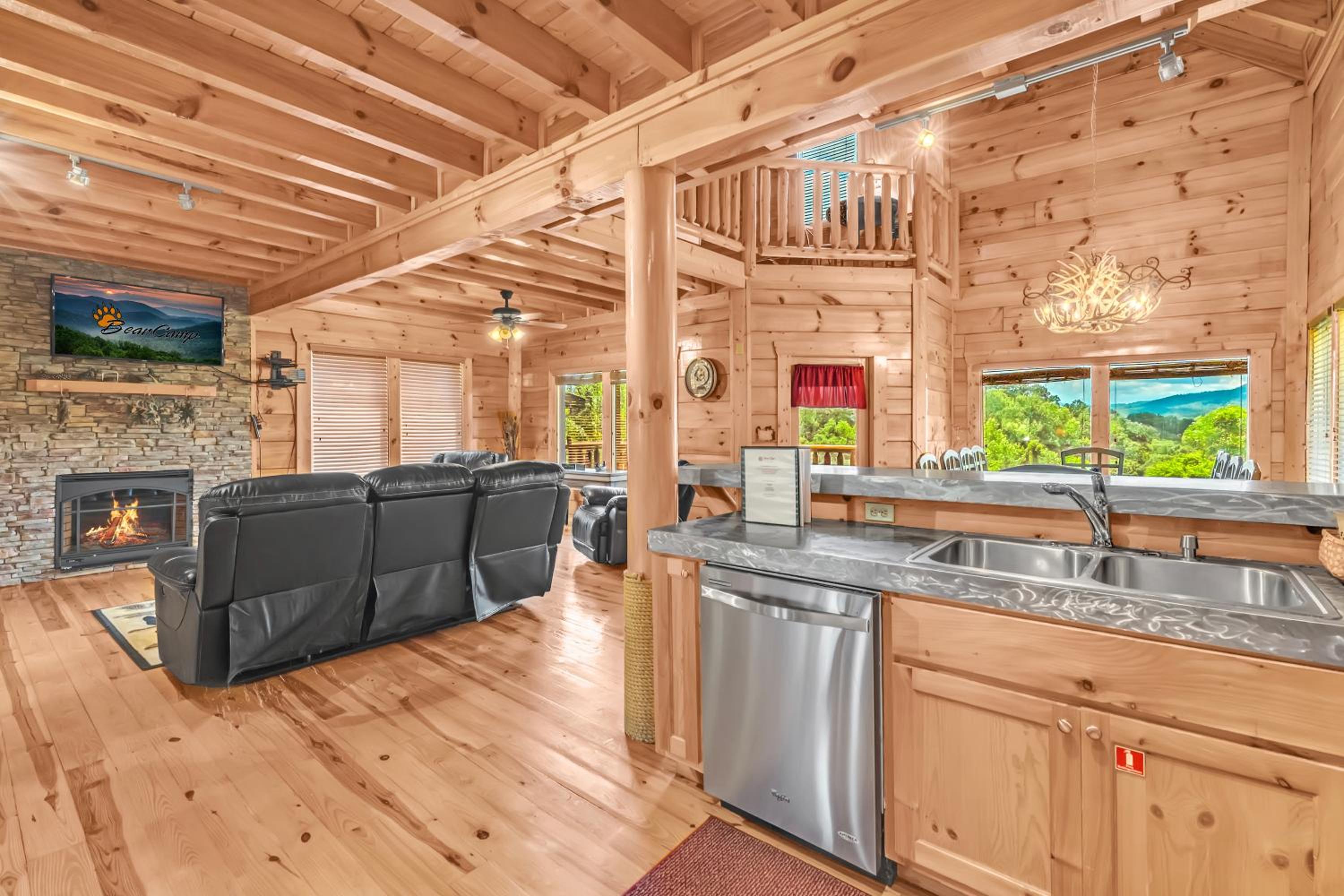 A Bliss - Hot Tub, Game Room, WIFI, Resort Pool, FREE attraction tickets!!! view 5