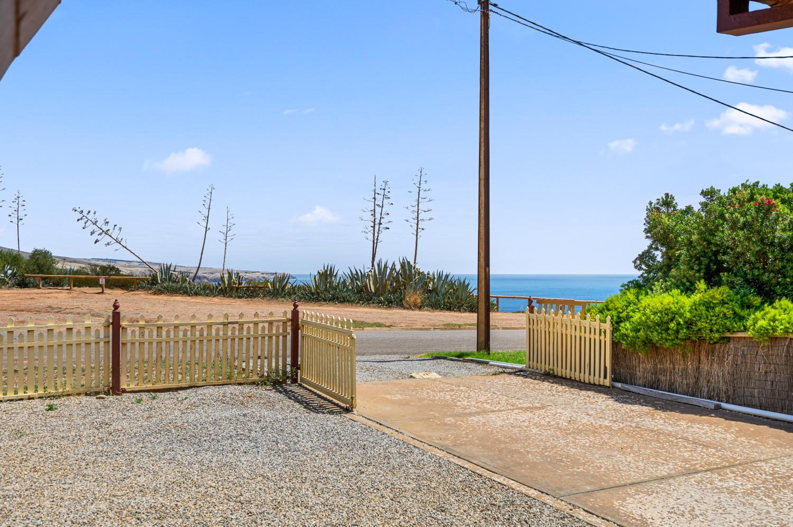 Vic's Place - Sellicks Beach - C21 SouthCoast Holidays