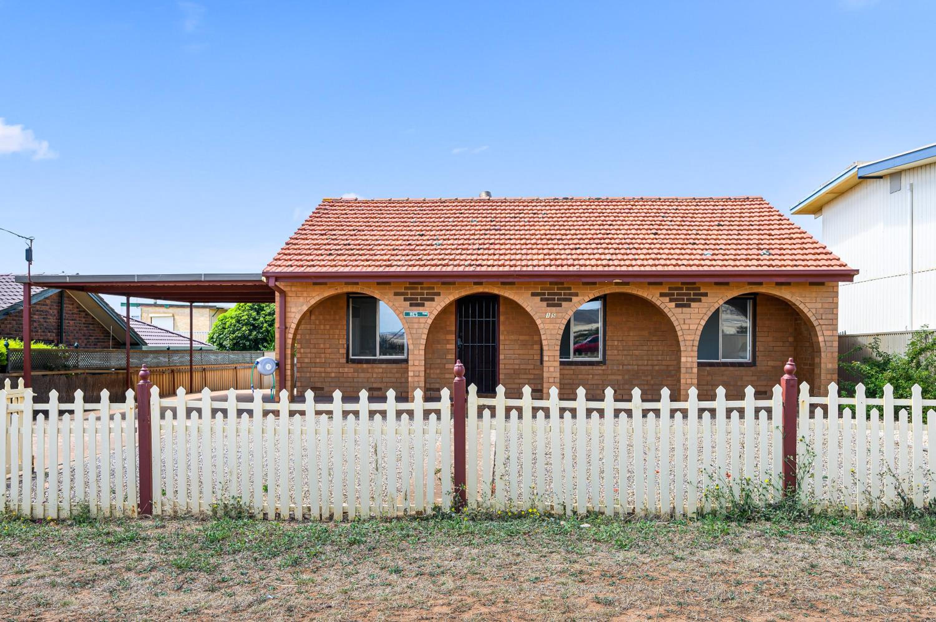 Vic's Place - Sellicks Beach - C21 SouthCoast Holidays