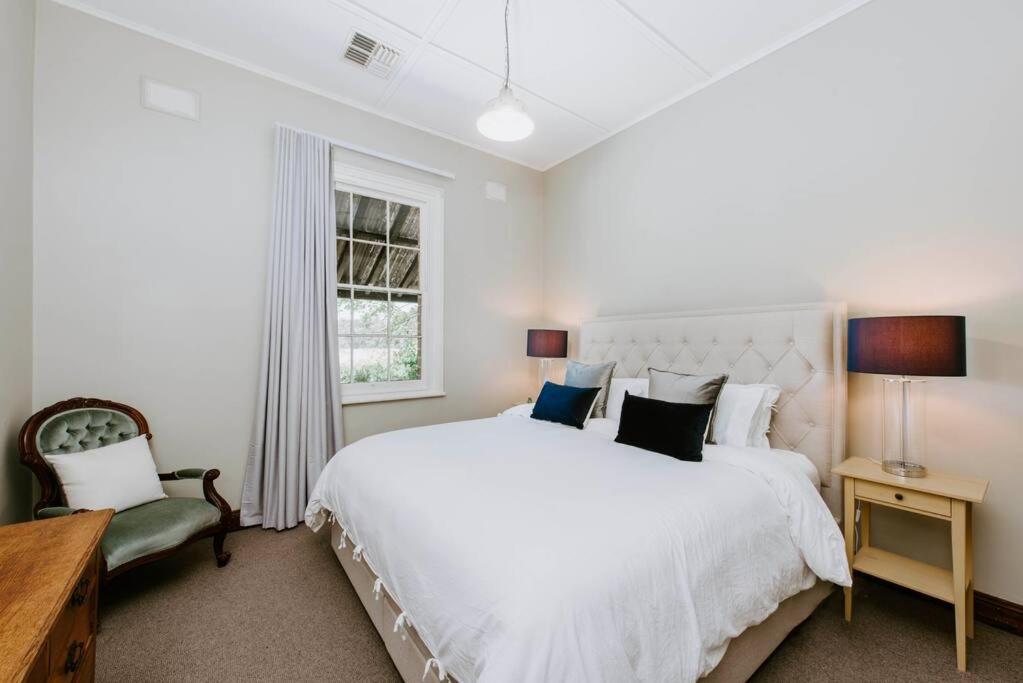 Historic Riverfront Residence Farmstay