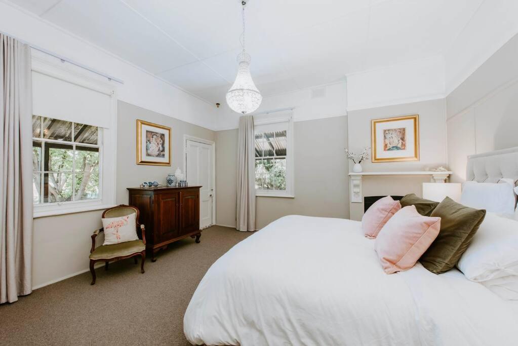 Historic Riverfront Residence Farmstay