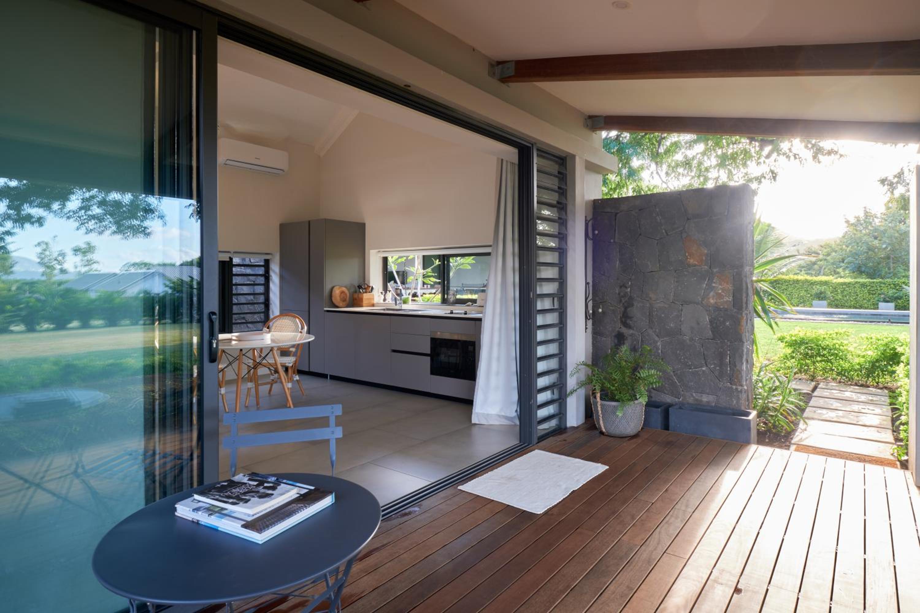 Peaceful Tree Cottage photo 2