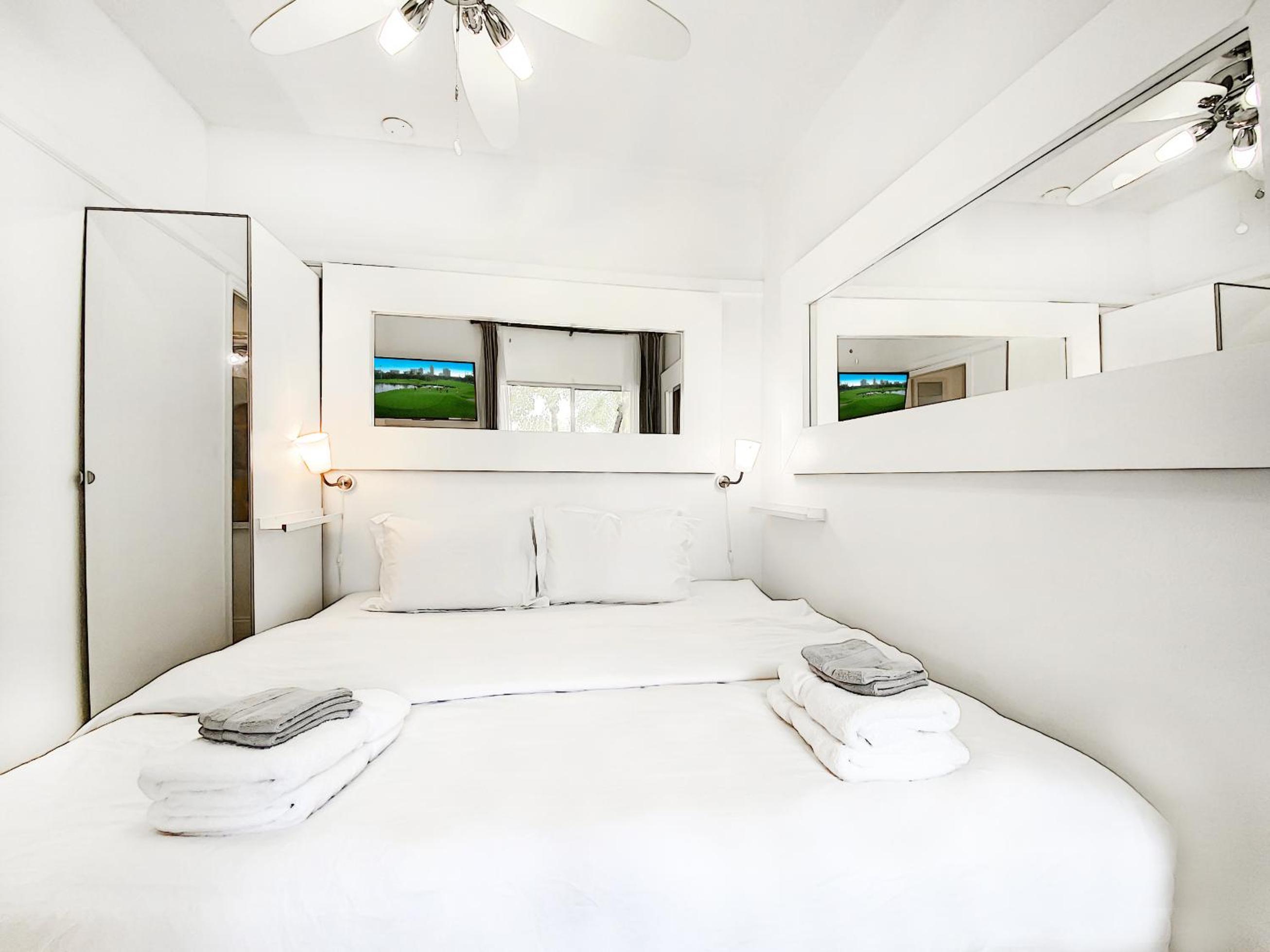PgaVillageResort by AmericanVacationLiving 7 Room