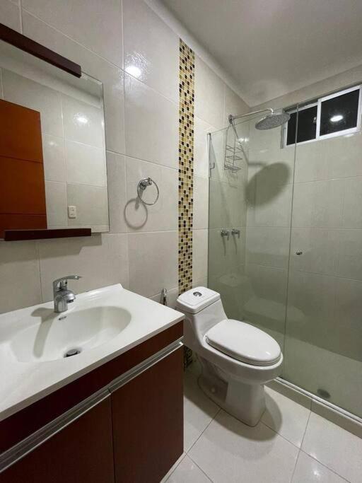 Hermoso Apartamento cerca Centro Comercial Viva - Parque Venezuela