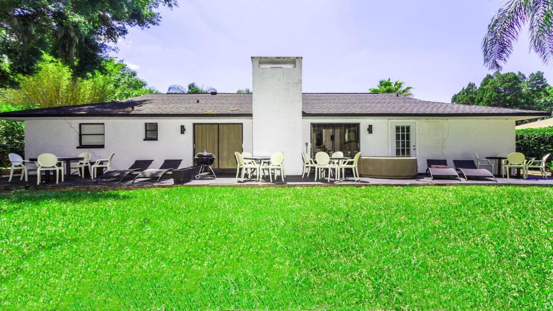 6BR 4BA TampaGolfVilla by AmericanVacationLiving