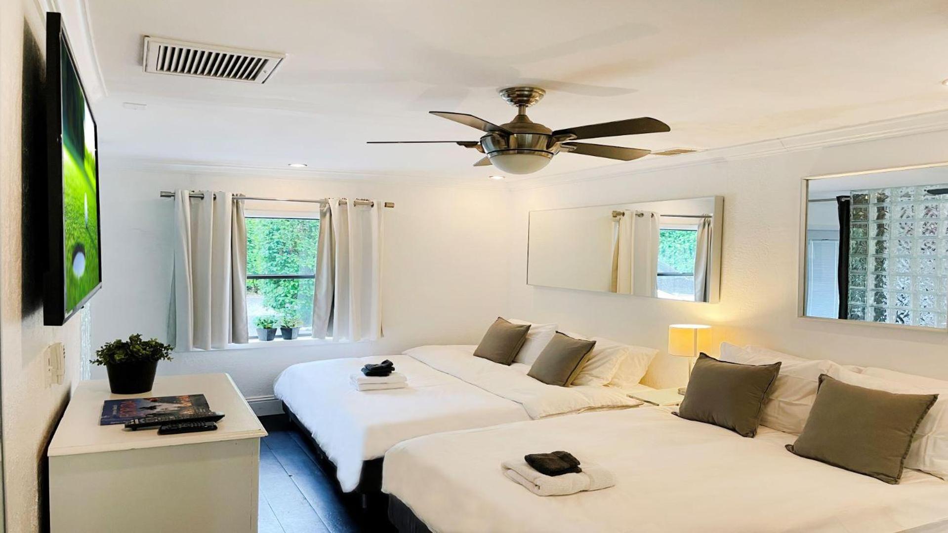 6BR 4BA TampaGolfVilla by AmericanVacationLiving