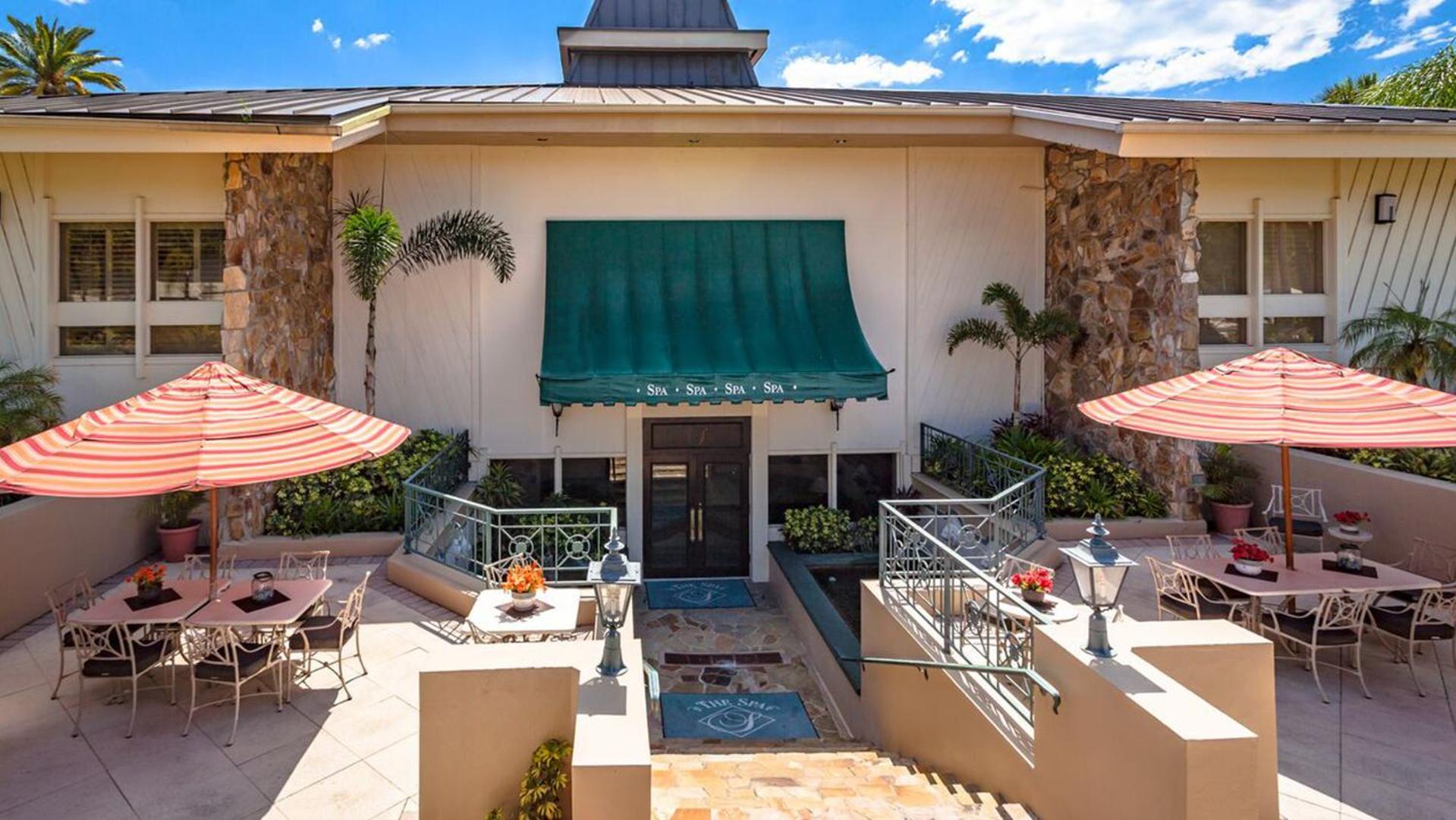 6BR 4BA TampaGolfVilla by AmericanVacationLiving
