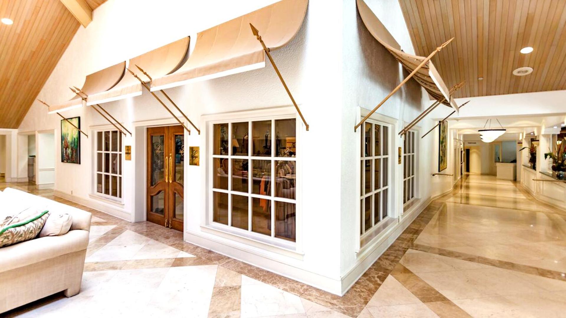 6BR 4BA TampaGolfVilla by AmericanVacationLiving