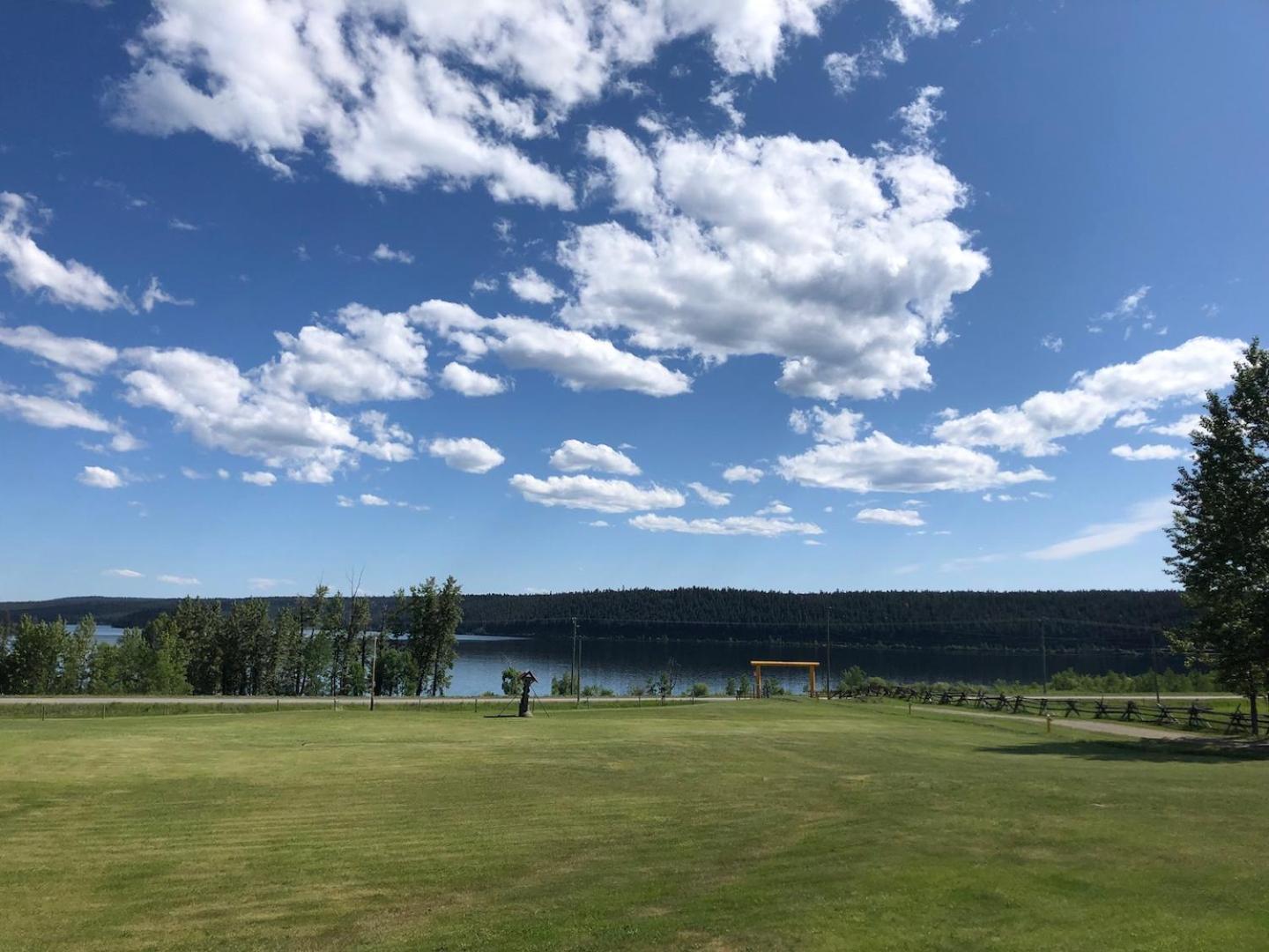 Cariboo Log Guest House view 3