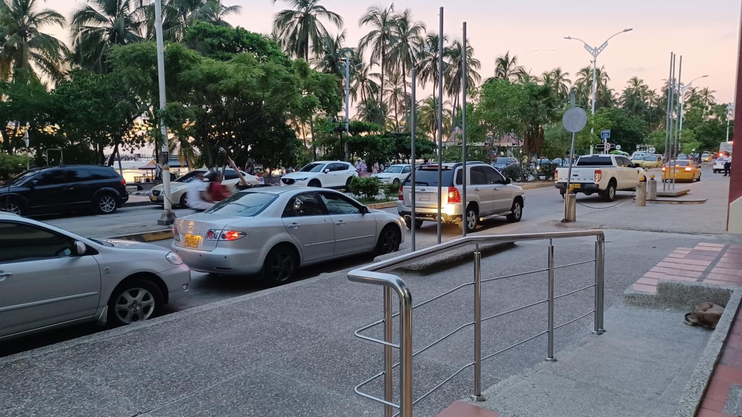 RH04 Espectacular apto edificio frente a la playa, 2 habitaciones, bien iluminado y espacioso - Property Image 13