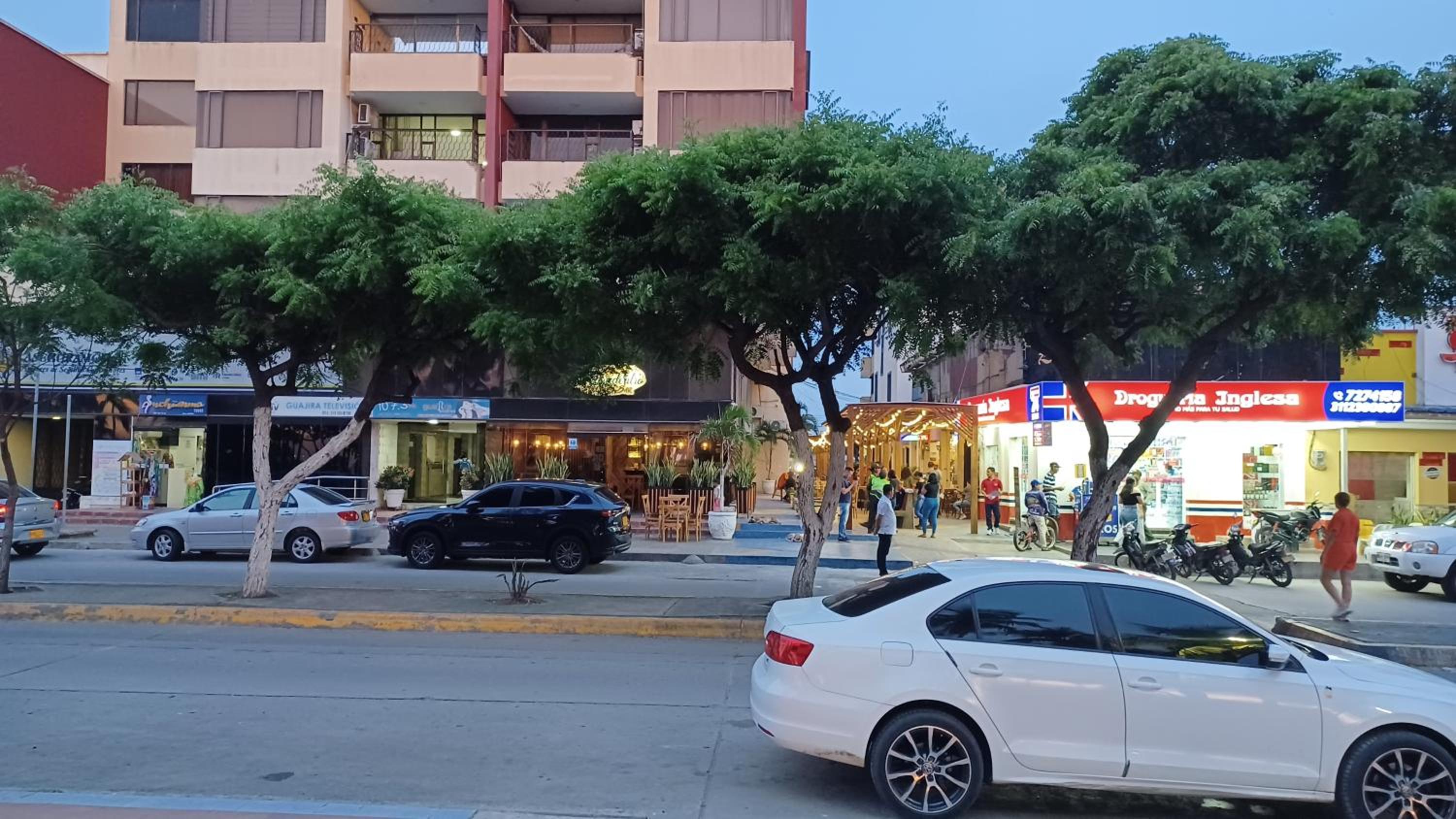 RH04 Espectacular apto edificio frente a la playa, 2 habitaciones, bien iluminado y espacioso - Property Image 20