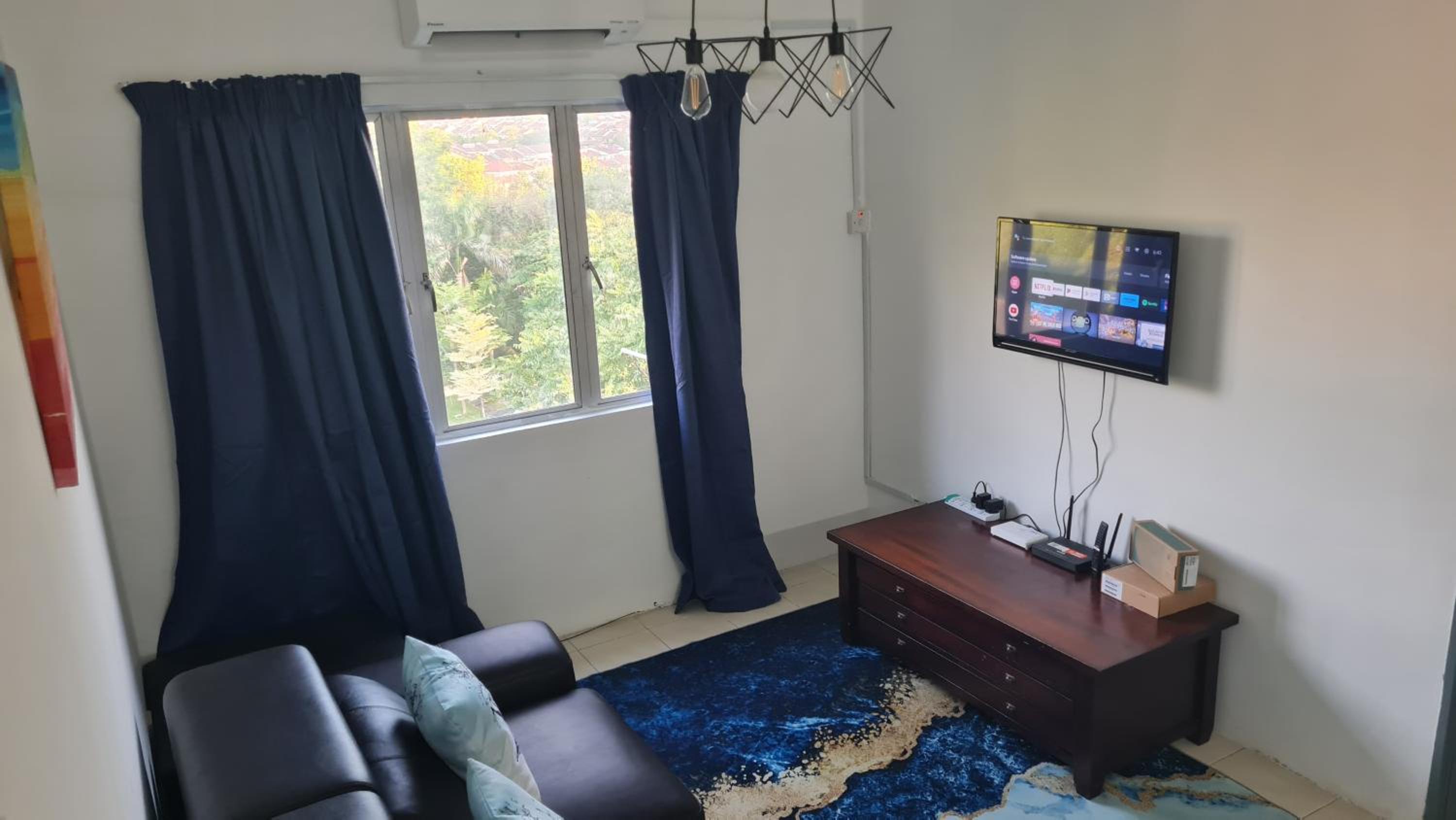NO TOURIST 4th floor NO LIFT Comfortable 3 Room 6pax Bkt Jalil 1 free parking photo 4