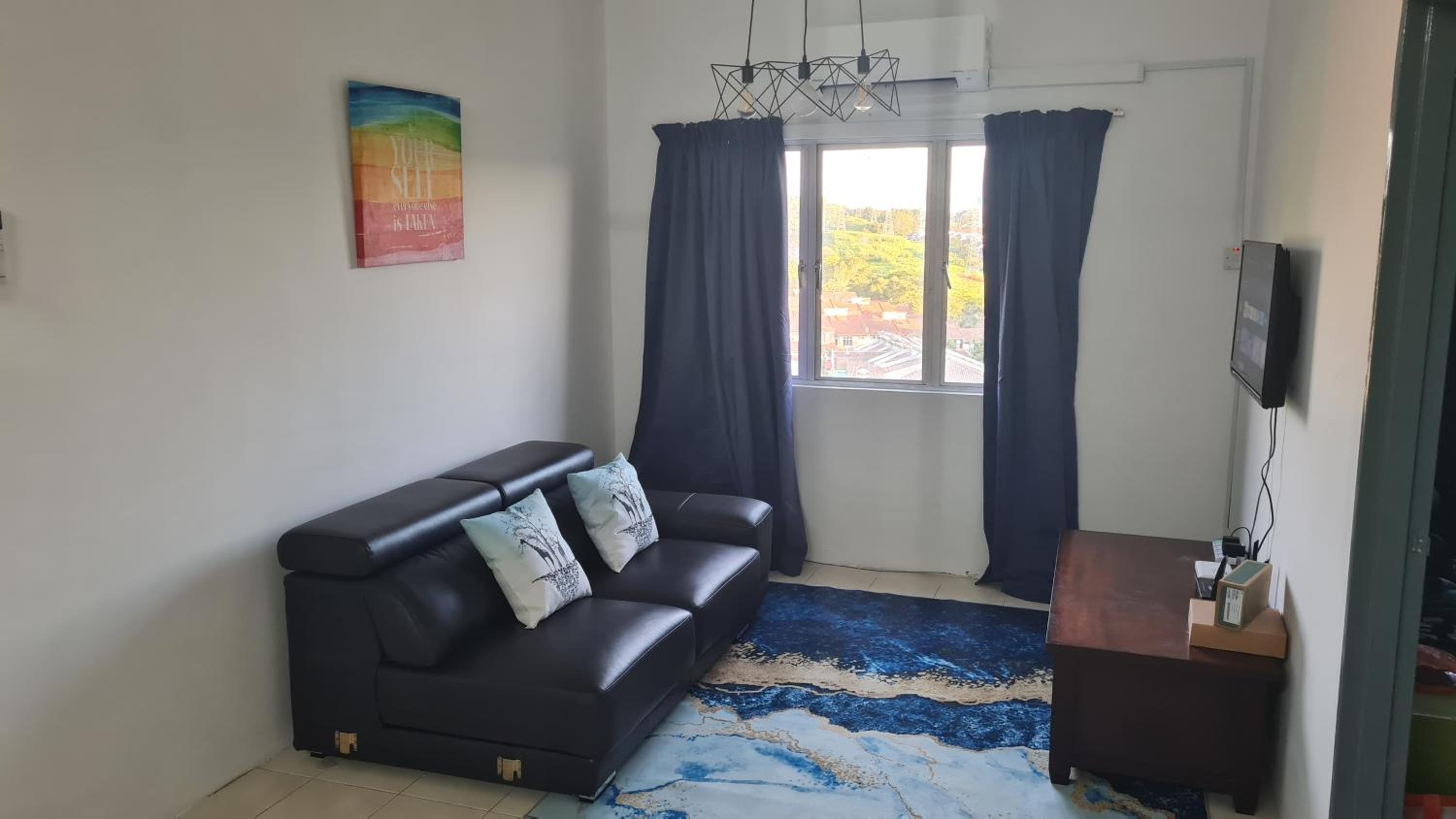 NO TOURIST 4th floor NO LIFT Comfortable 3 Room 6pax Bkt Jalil 1 free parking photo 6