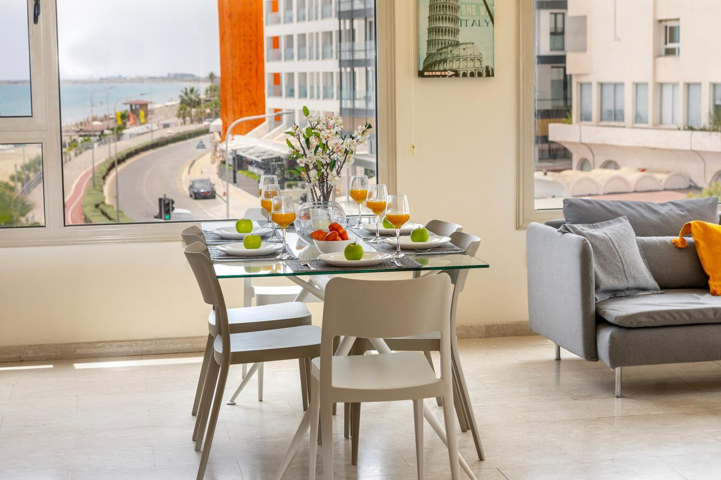 Mackenzie Beachfront Eftyhia Suite